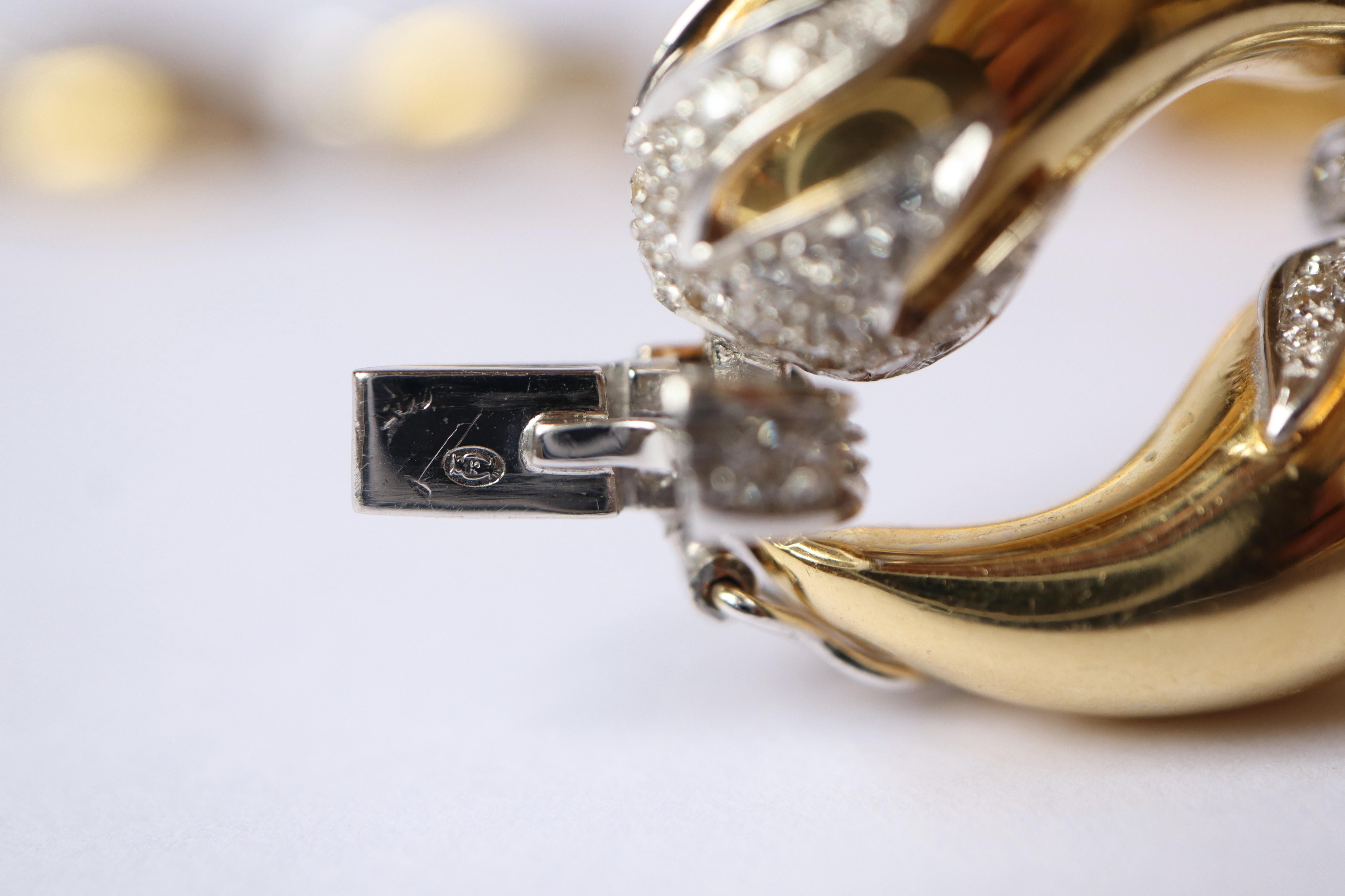 Bracelet en or jaune et blanc 18 carats et diamants circa 1960 en vente 5