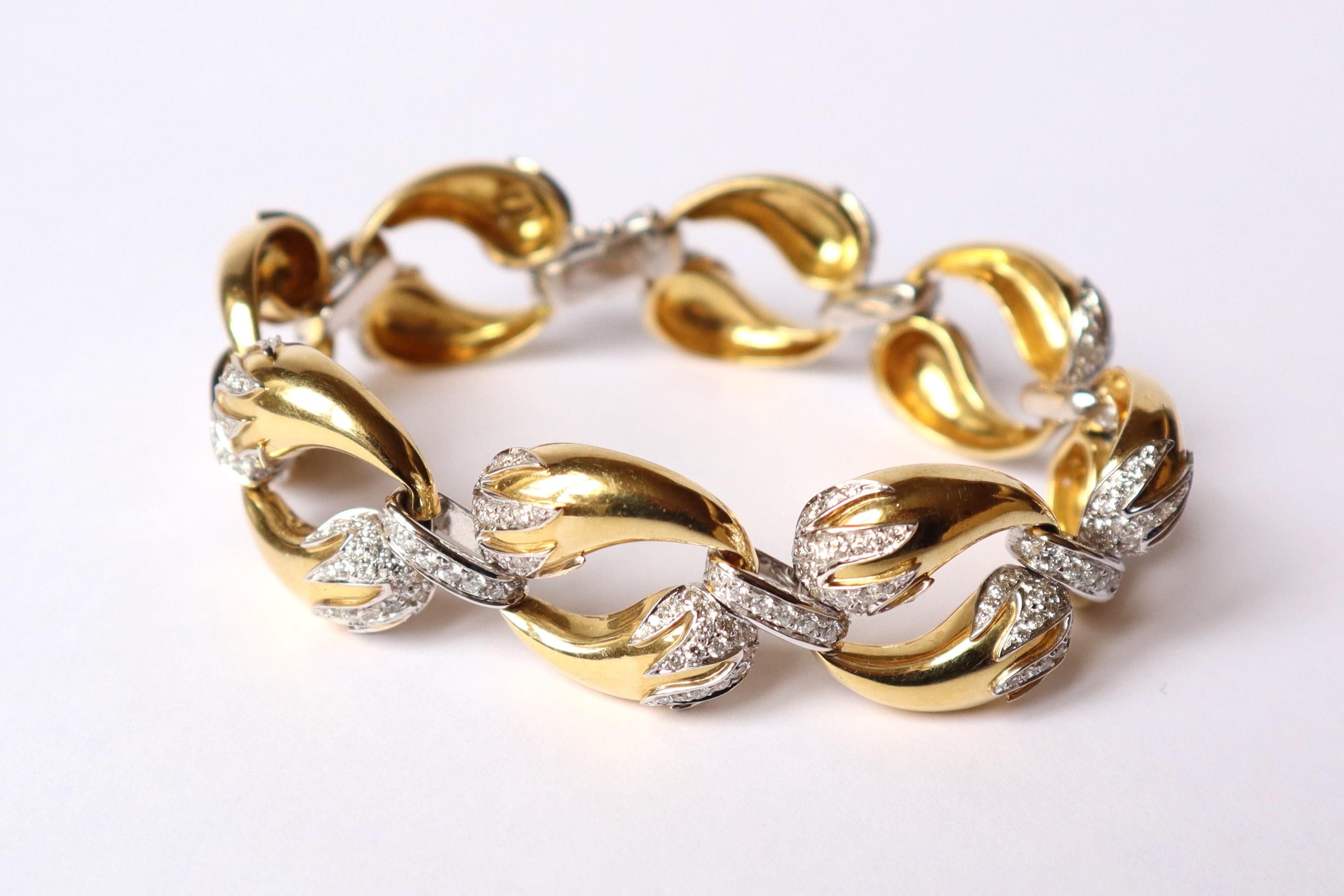 Bracelet en or jaune et blanc 18 carats et diamants circa 1960 en vente 2