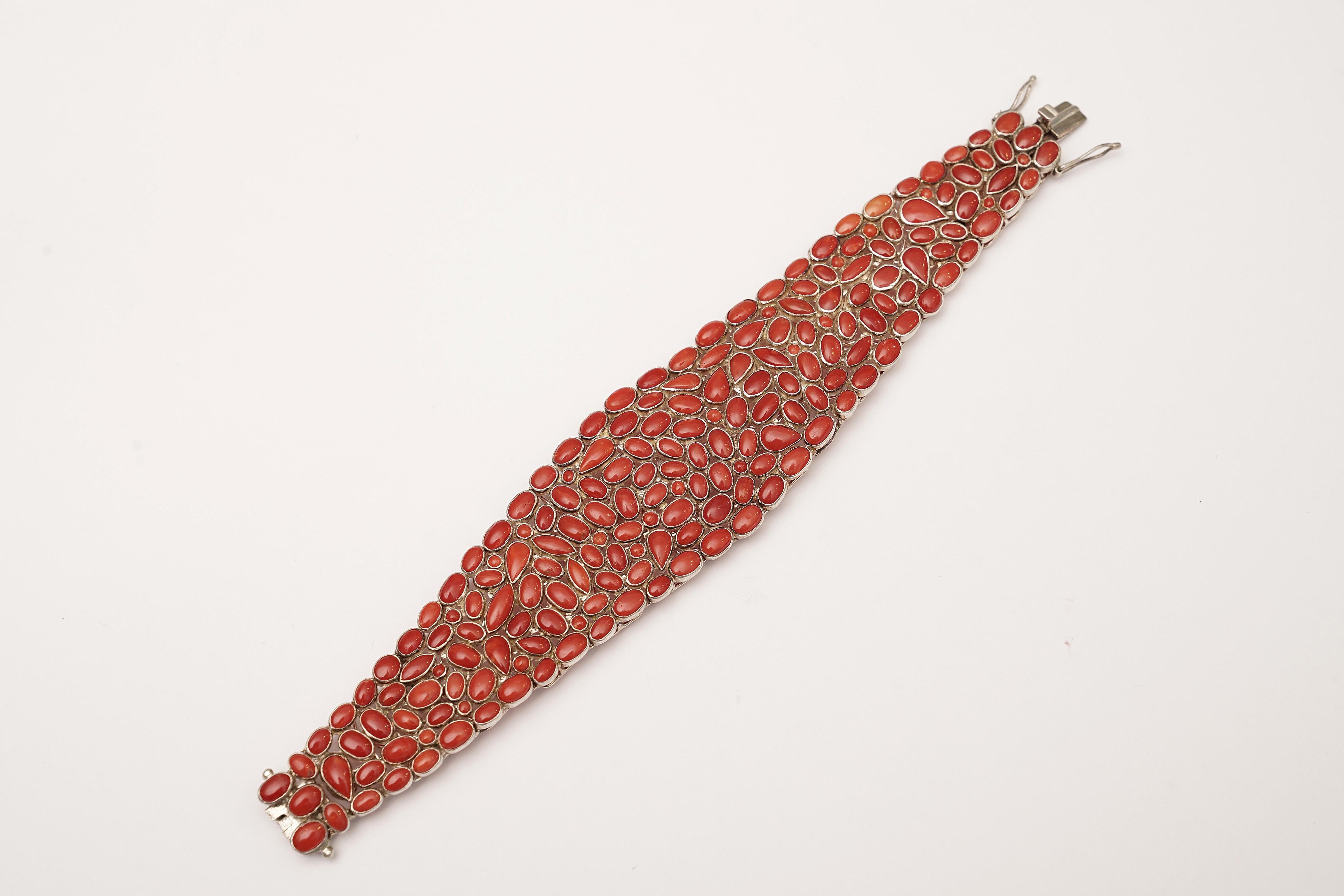 Bracelet Mosaic of Italian Coral Set in Sterling Silver In Excellent Condition In Nantucket, MA
