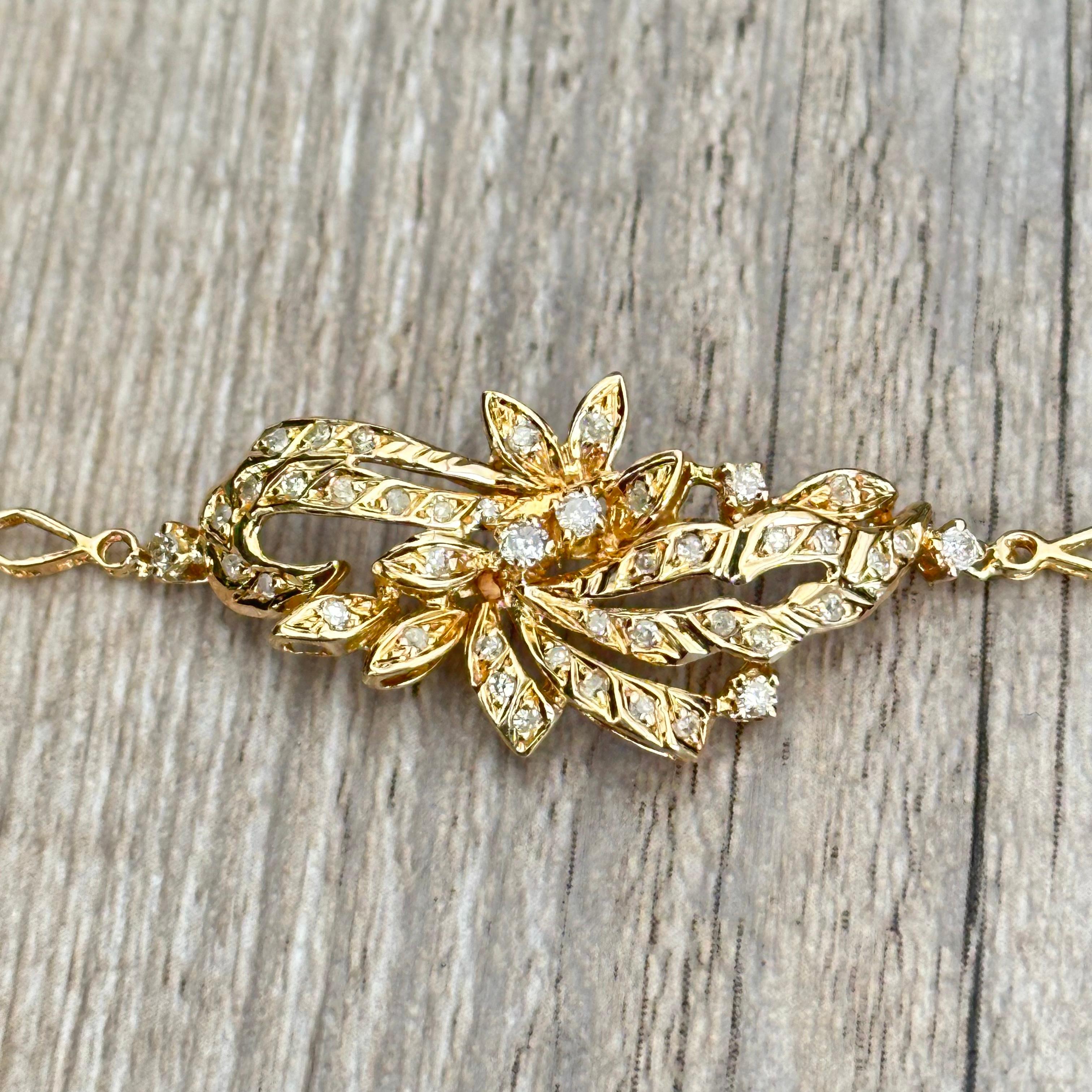 Brilliant Cut Bracelet motif floral en or 18 carats serti de diamants