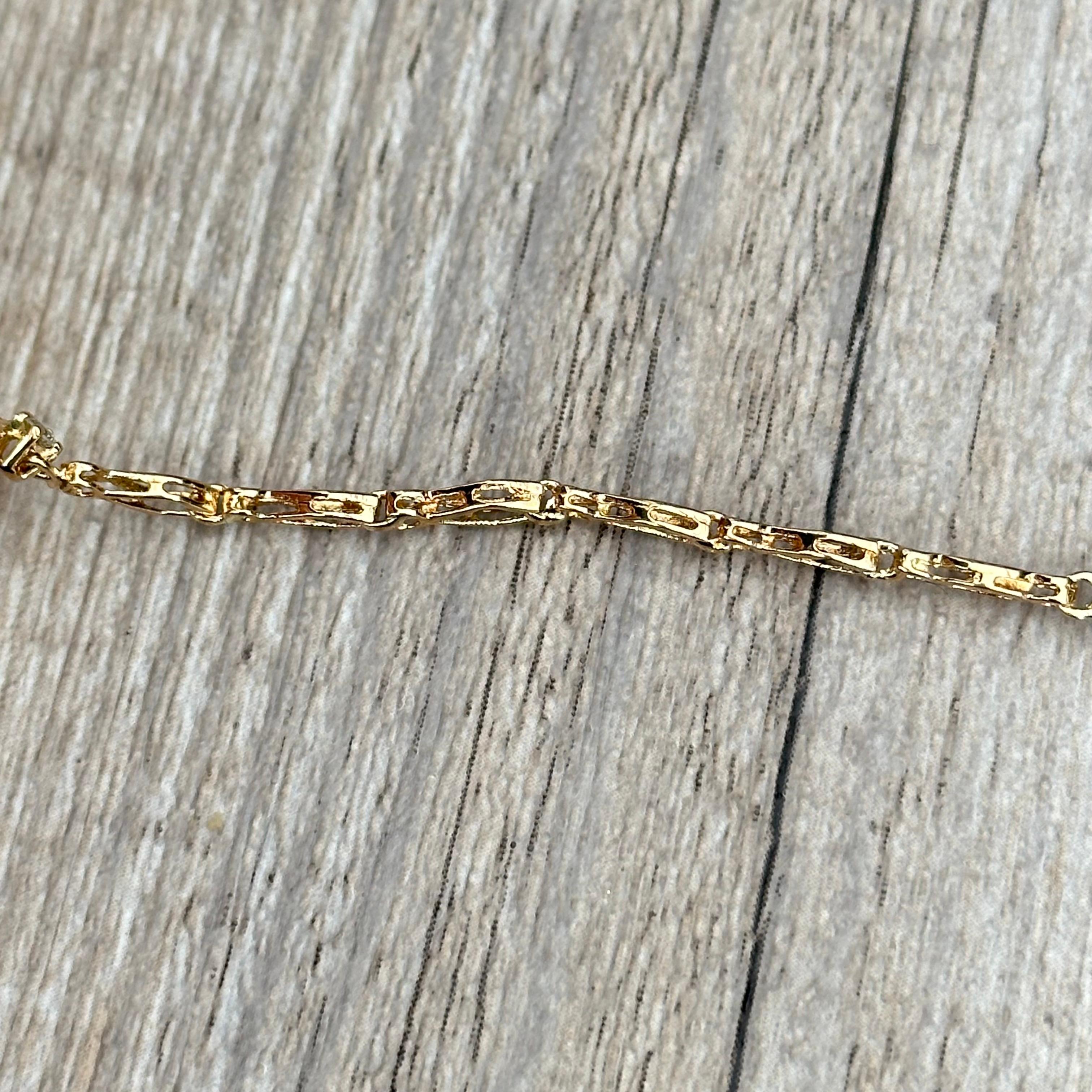 Women's Bracelet motif floral en or 18 carats serti de diamants