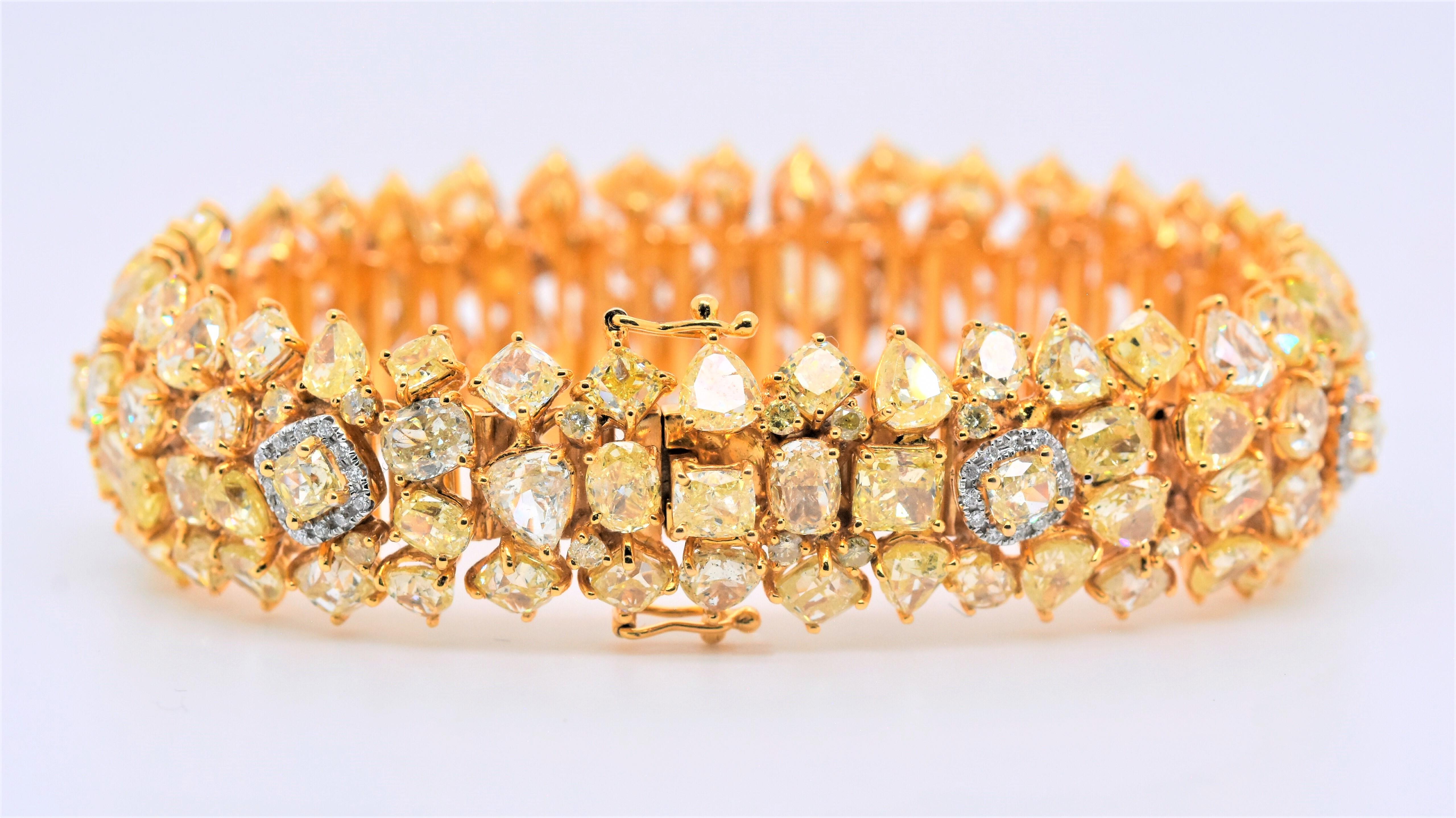 Bracelet Natural Color Fancy Yellow 18 Karat Yellow Gold In New Condition In New York, NY
