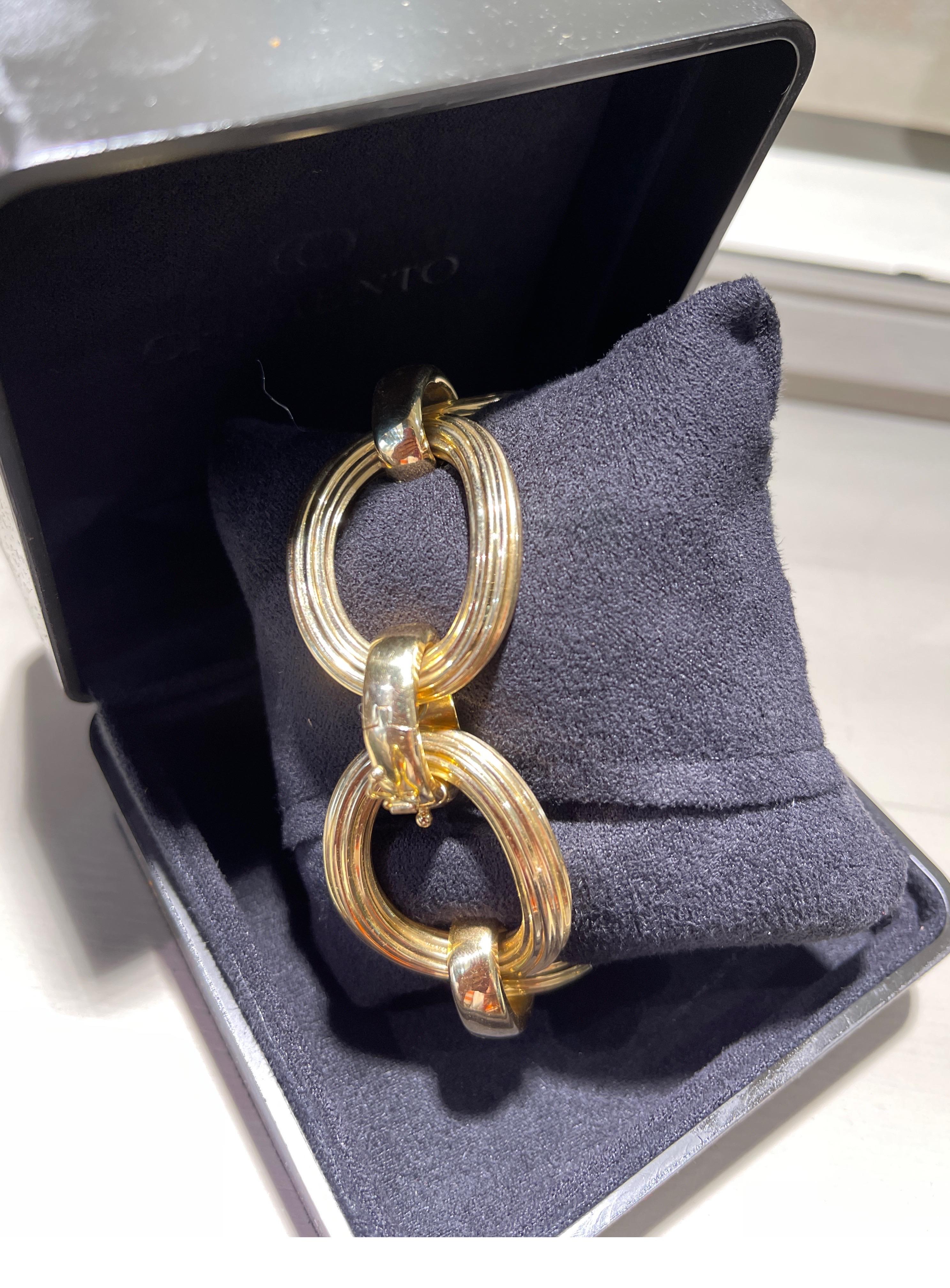 Bracelet Oval Godronée Mesh Yellow Gold 18 Karat  For Sale 4