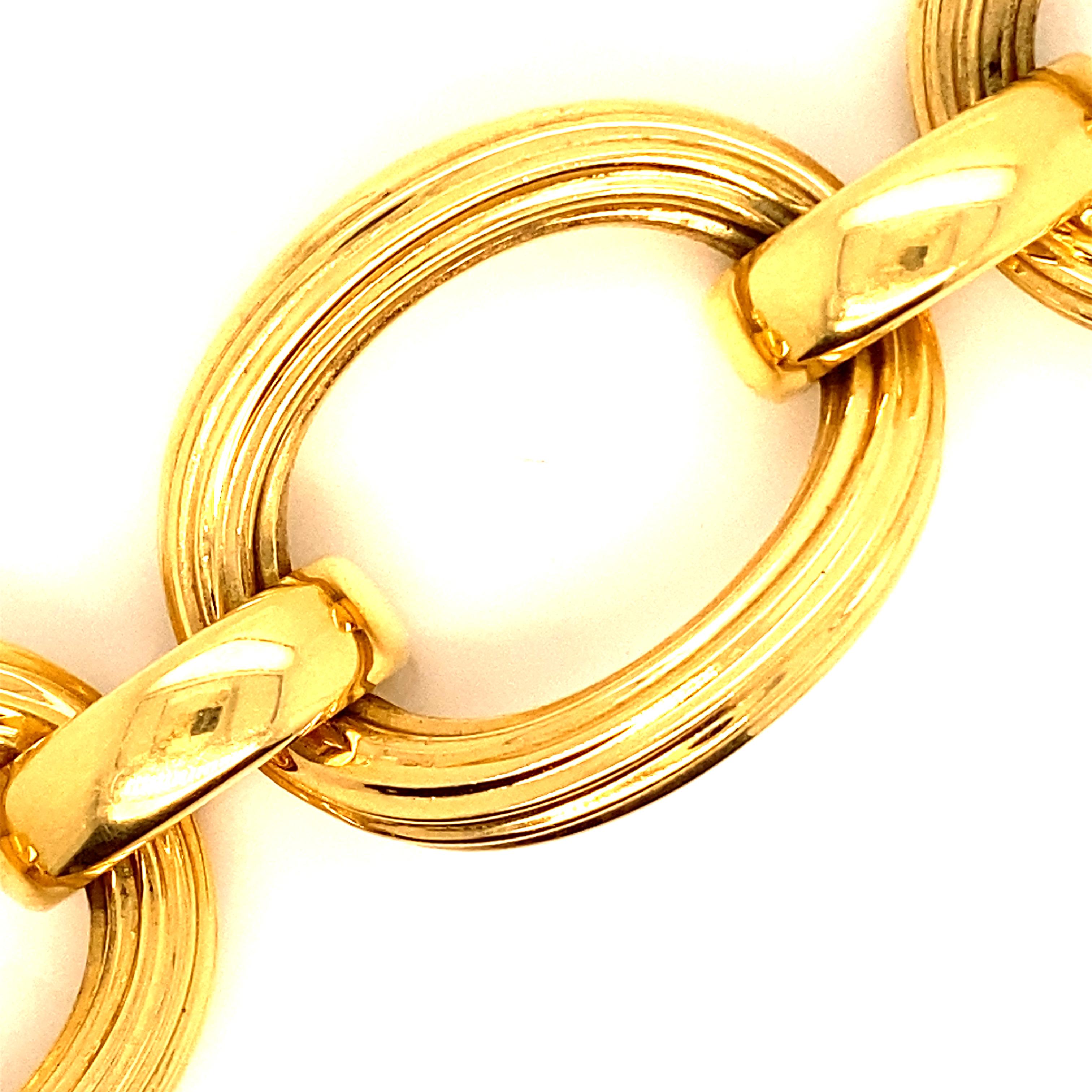 Women's or Men's Bracelet Oval Godronée Mesh Yellow Gold 18 Karat  For Sale