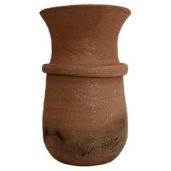 Armbandvase, Krug gebrannt, Nr. 3, von Erin Hupp