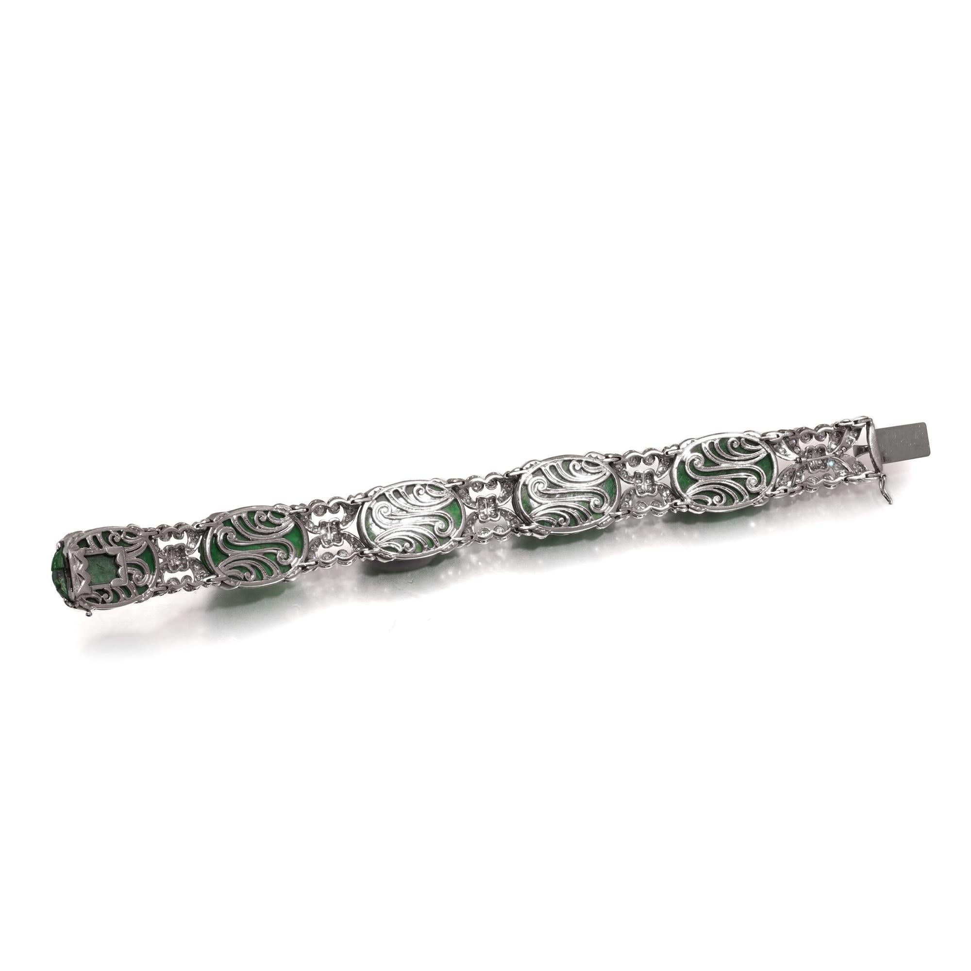 Bracelet Platine Diamant et Jade sculpté A Link Jade Excellent état - En vente à Braintree, GB