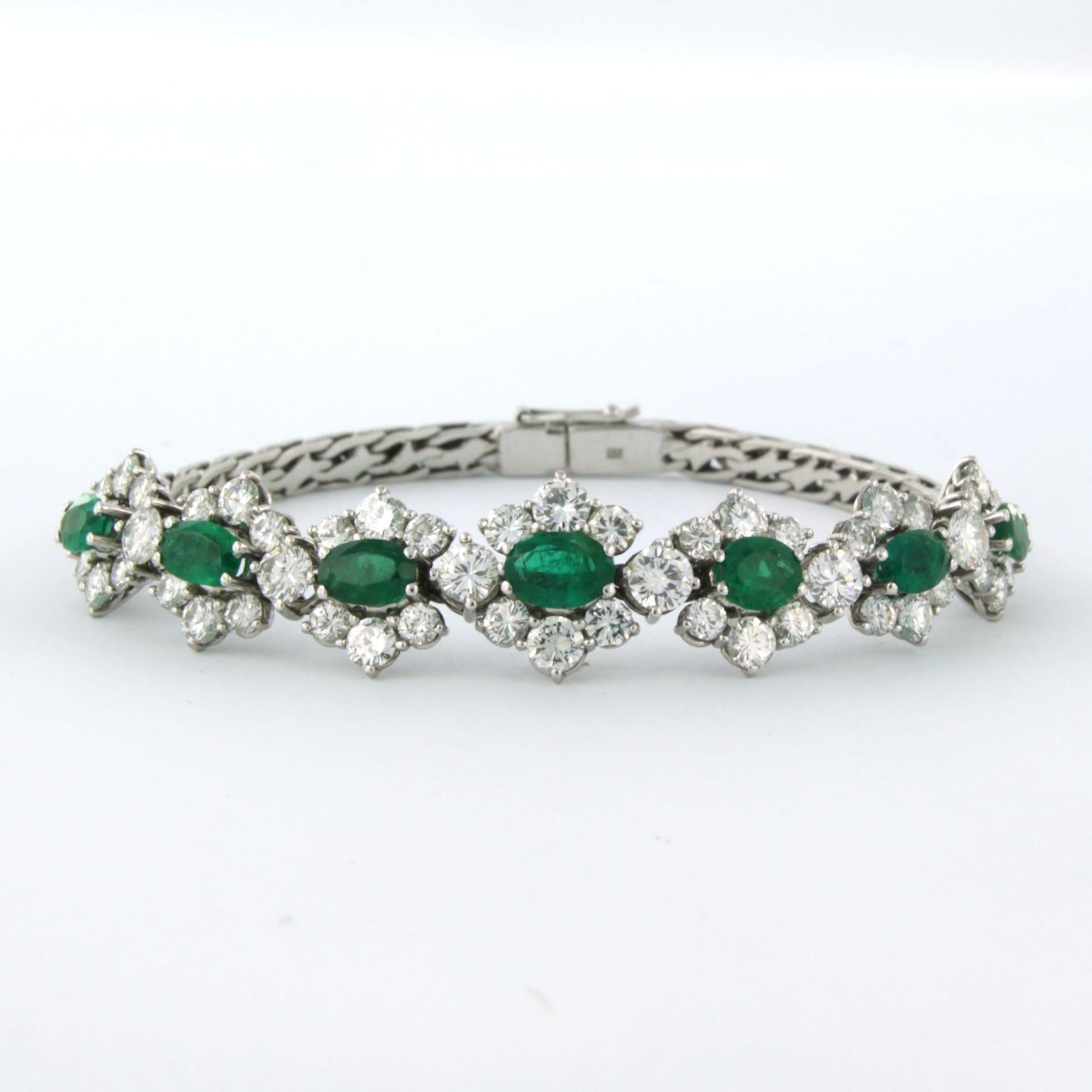 Bracelet set with emerald and brilliant cut diamonds up to 6.00ct 18k white gold For Sale 4