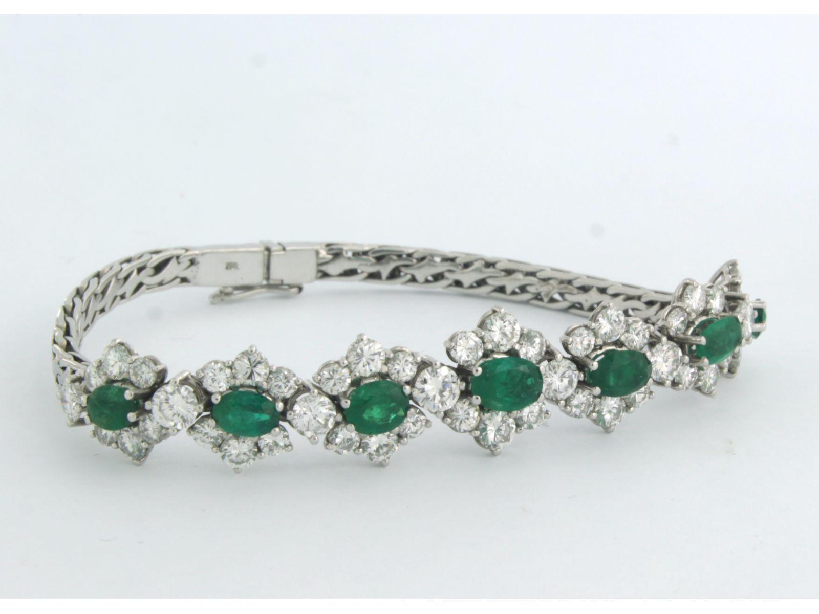 Modern Bracelet set with emerald and brilliant cut diamonds up to 6.00ct 18k white gold For Sale