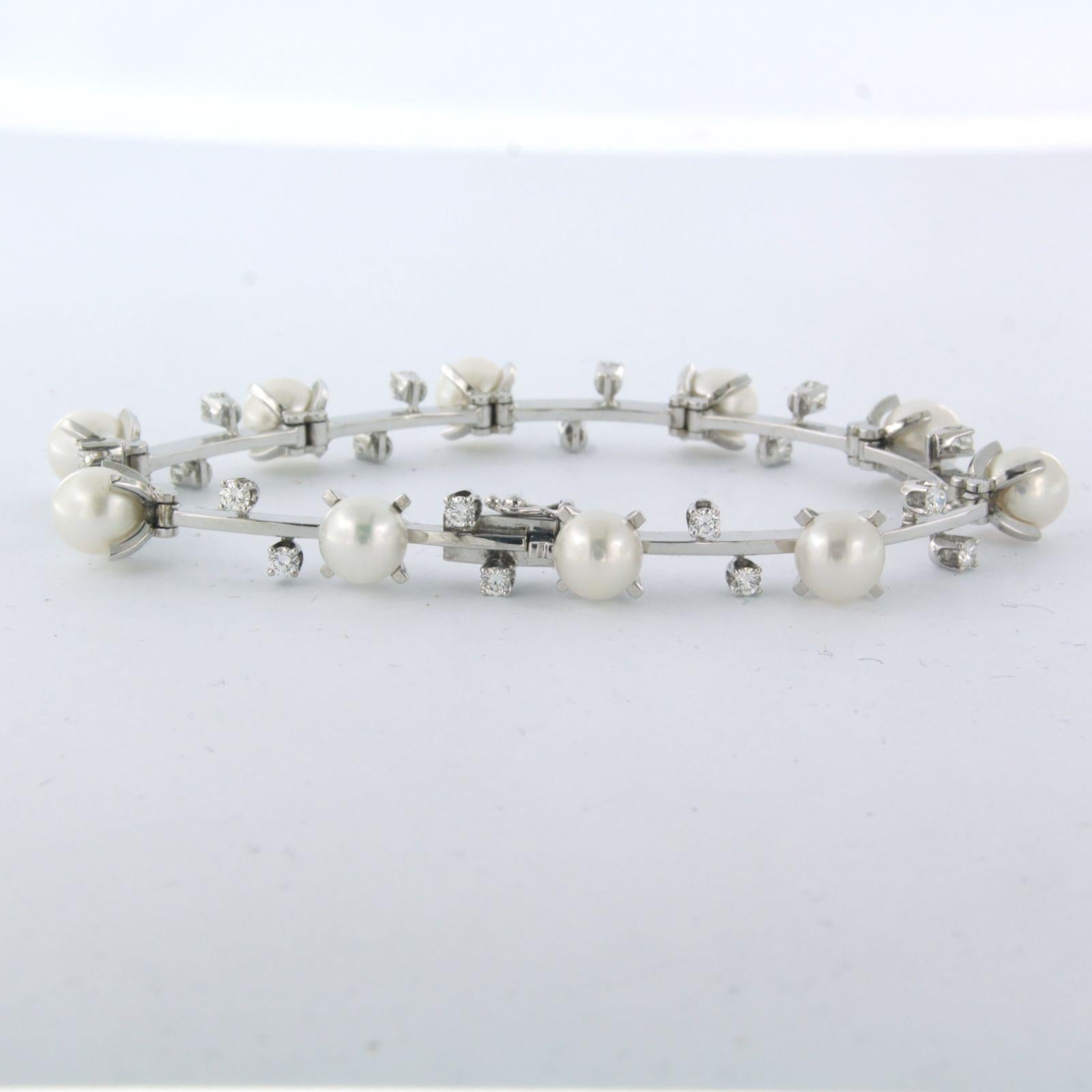 Women's Bracelet set with pearl and diamonds 18k white gold For Sale