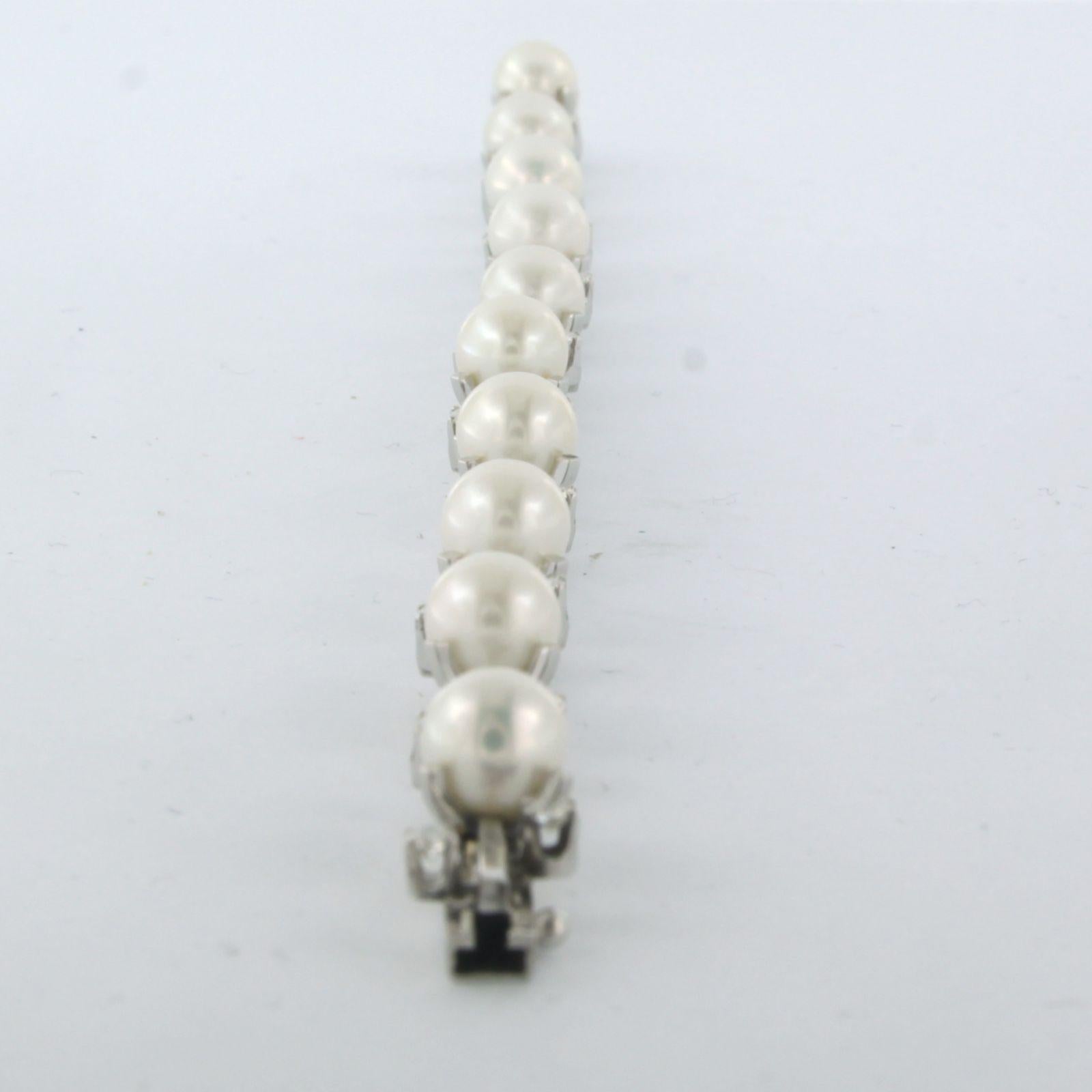 Bracelet en or blanc 18 carats serti de perles et de diamants en vente 1
