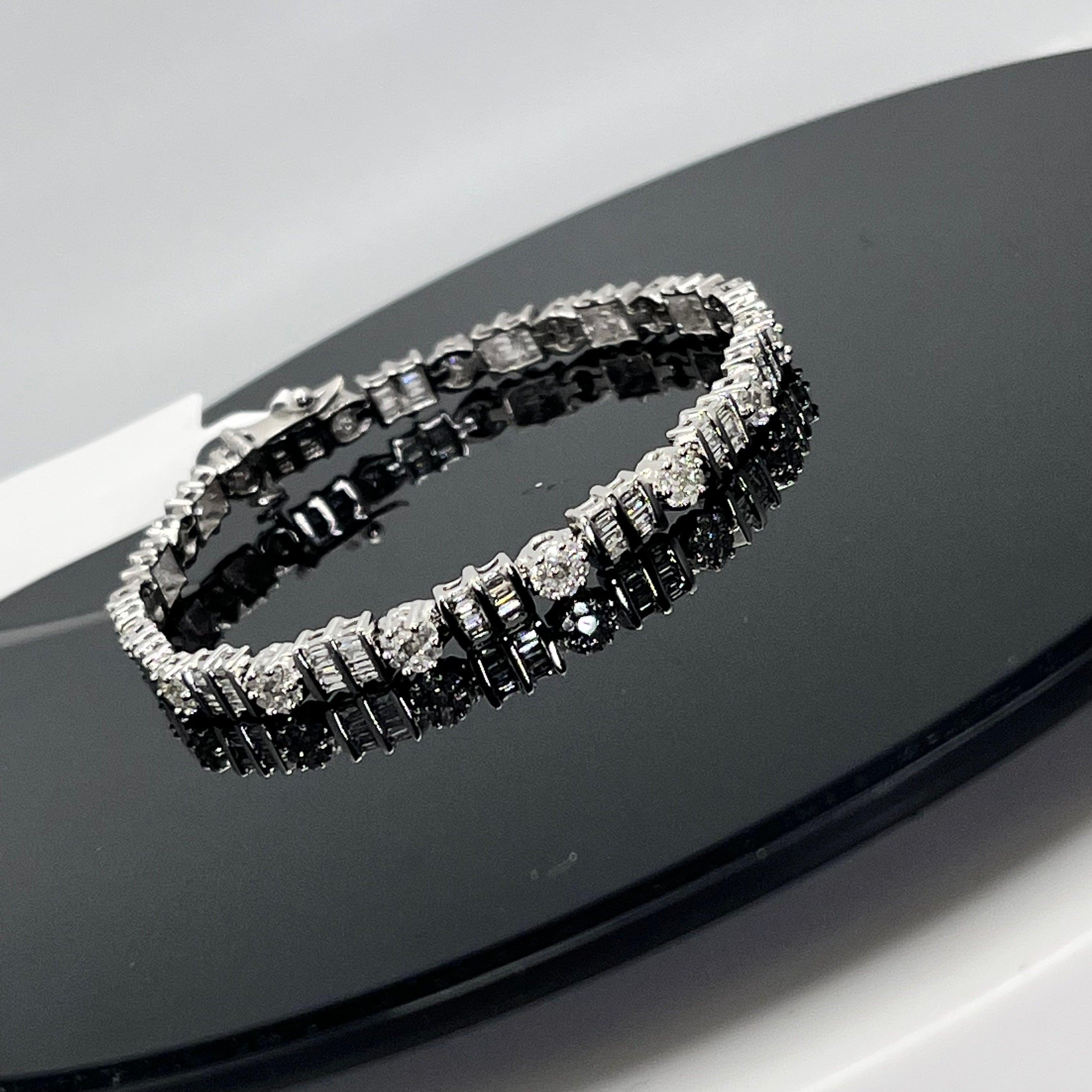 Armband Tennis en or blanc 14 Karat avec grappes de diamants (Moderne) im Angebot