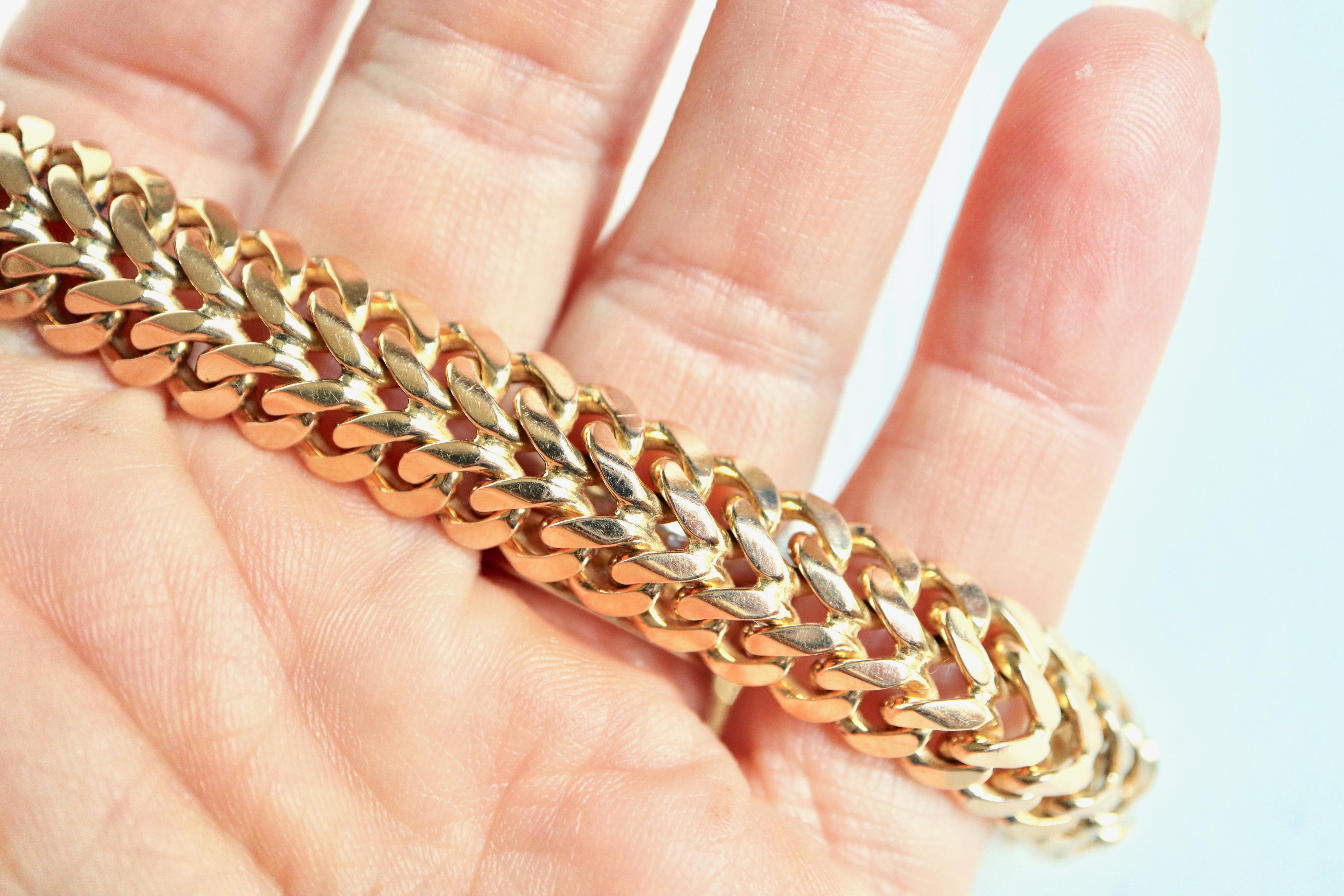 Bracelet Vintage circa 1960 in 18 Karat Yellow Gold Double Links Gourmette For Sale 4