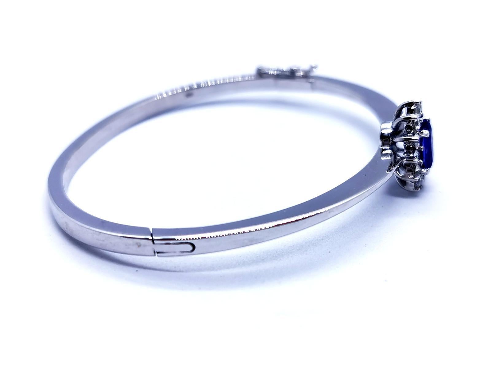 Bracelet en or blanc Tanzanite en vente 3