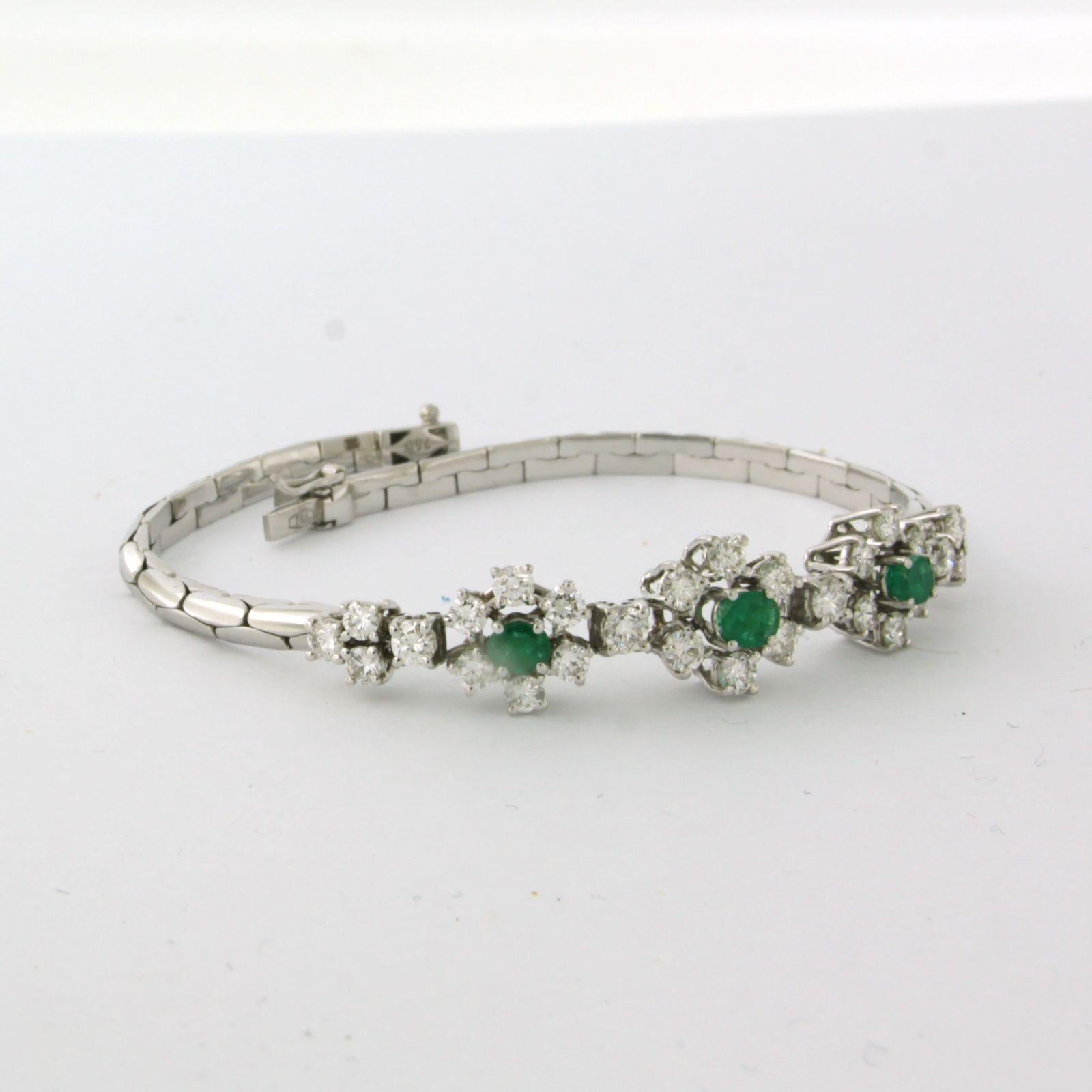 Pulsera con esmeralda y diamantes talla brillante hasta 2,50ct Oro blanco de 18k en venta 1