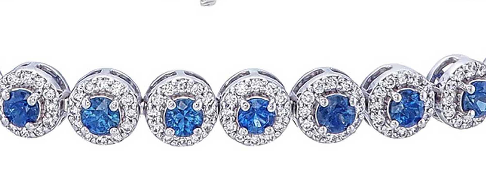 Blue Sapphire & Halo Diamond Tennis Bracelet Round Cut 18K White Gold In New Condition For Sale In Khet Bang Rak, Krung Thep Maha Nakhon
