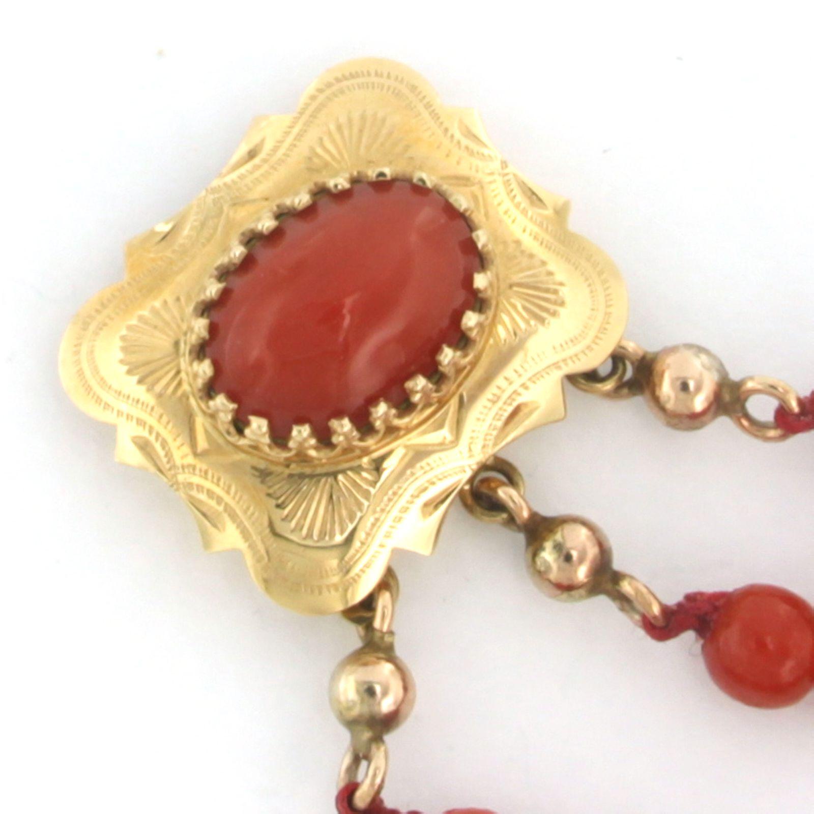 High Victorian Bracelet with coral beads 14k yellow gold clasp 22.9 grams For Sale