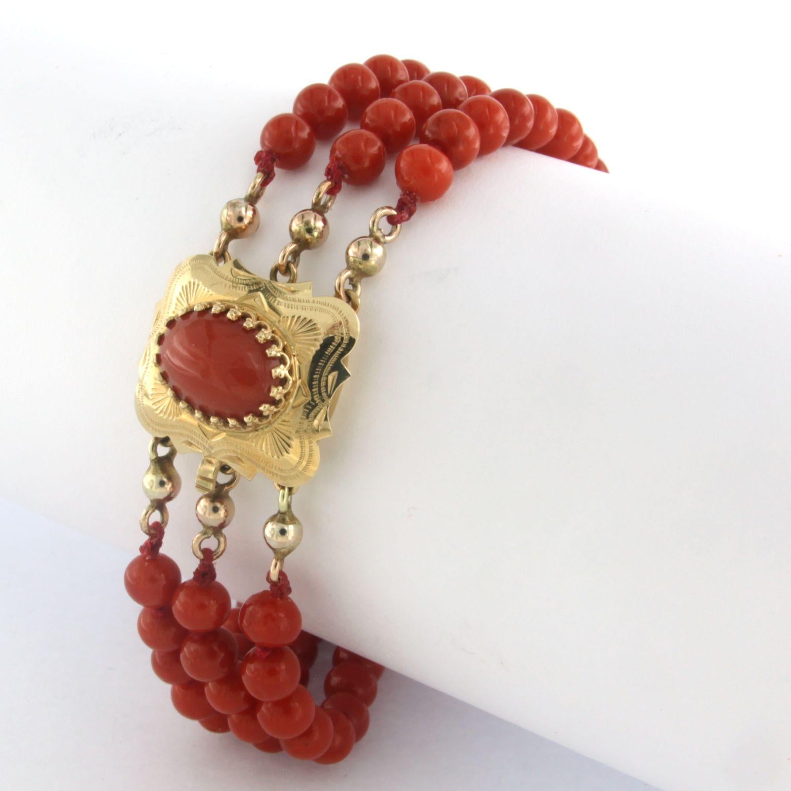 Bracelet with coral beads 14k yellow gold clasp 22.9 grams For Sale 1