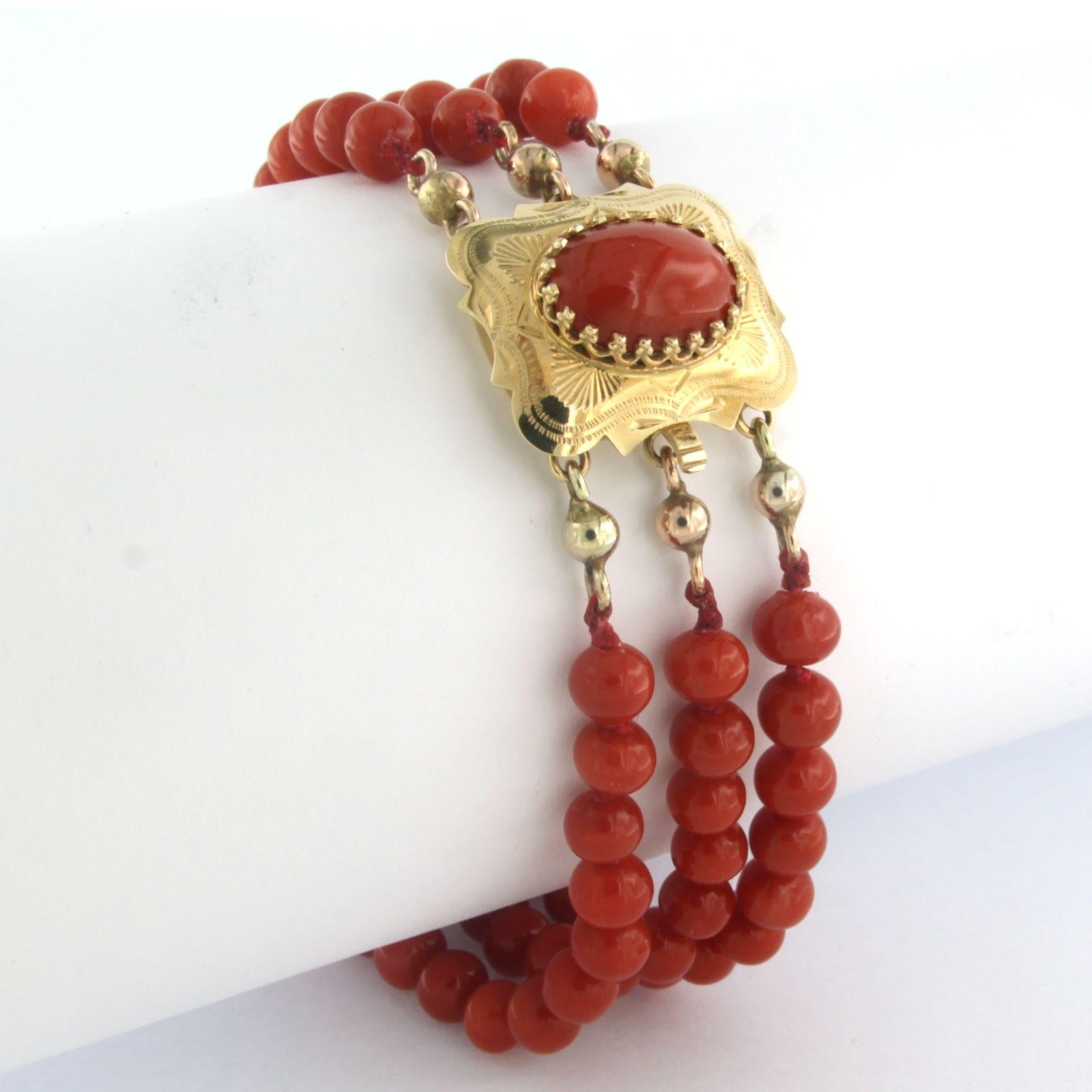 Bracelet with coral beads 14k yellow gold clasp 22.9 grams For Sale 2