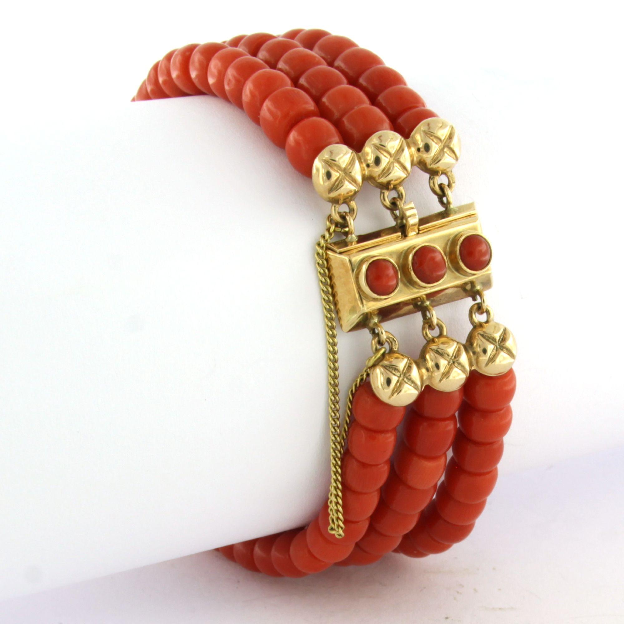 Bracelet de perles de corail sur or jaune 14k 24,3 grammes en vente 1