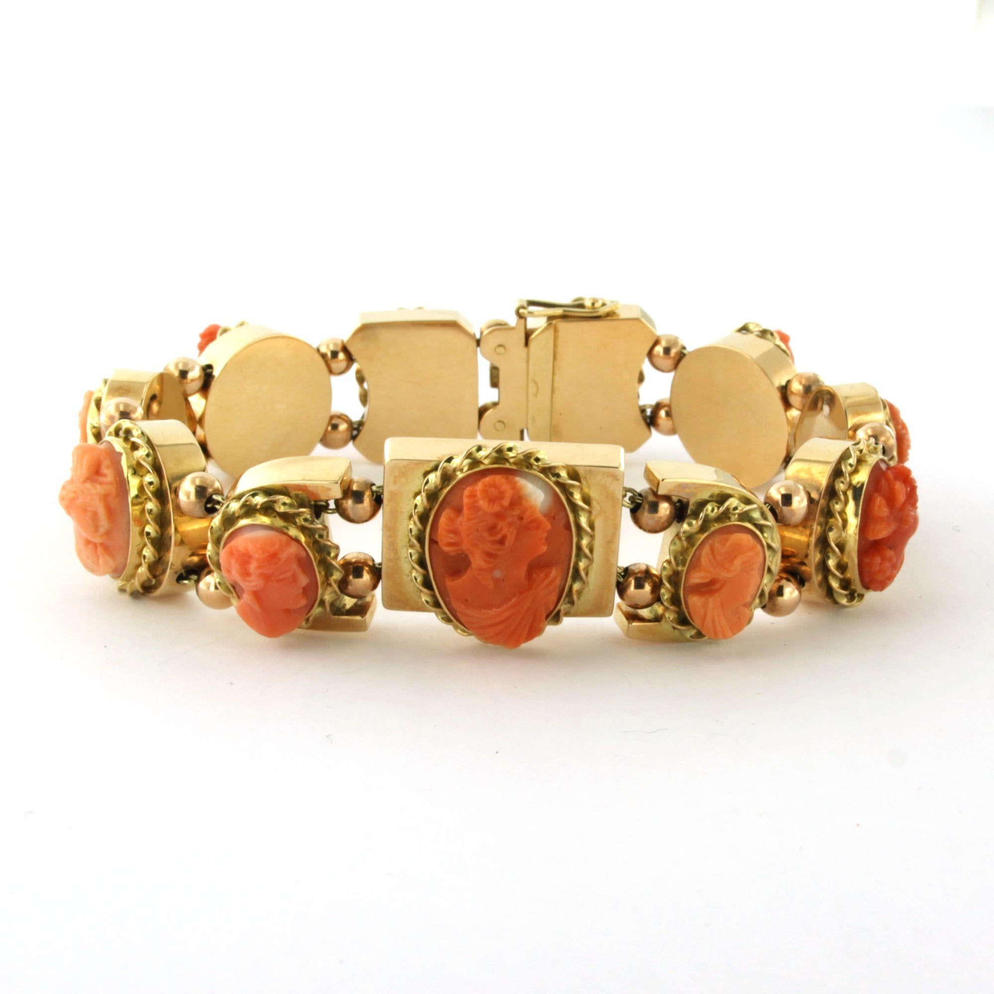 Armband mit geschnitztem Korallenporträt - 14k Gold - 19 cm im Zustand „Hervorragend“ im Angebot in The Hague, ZH