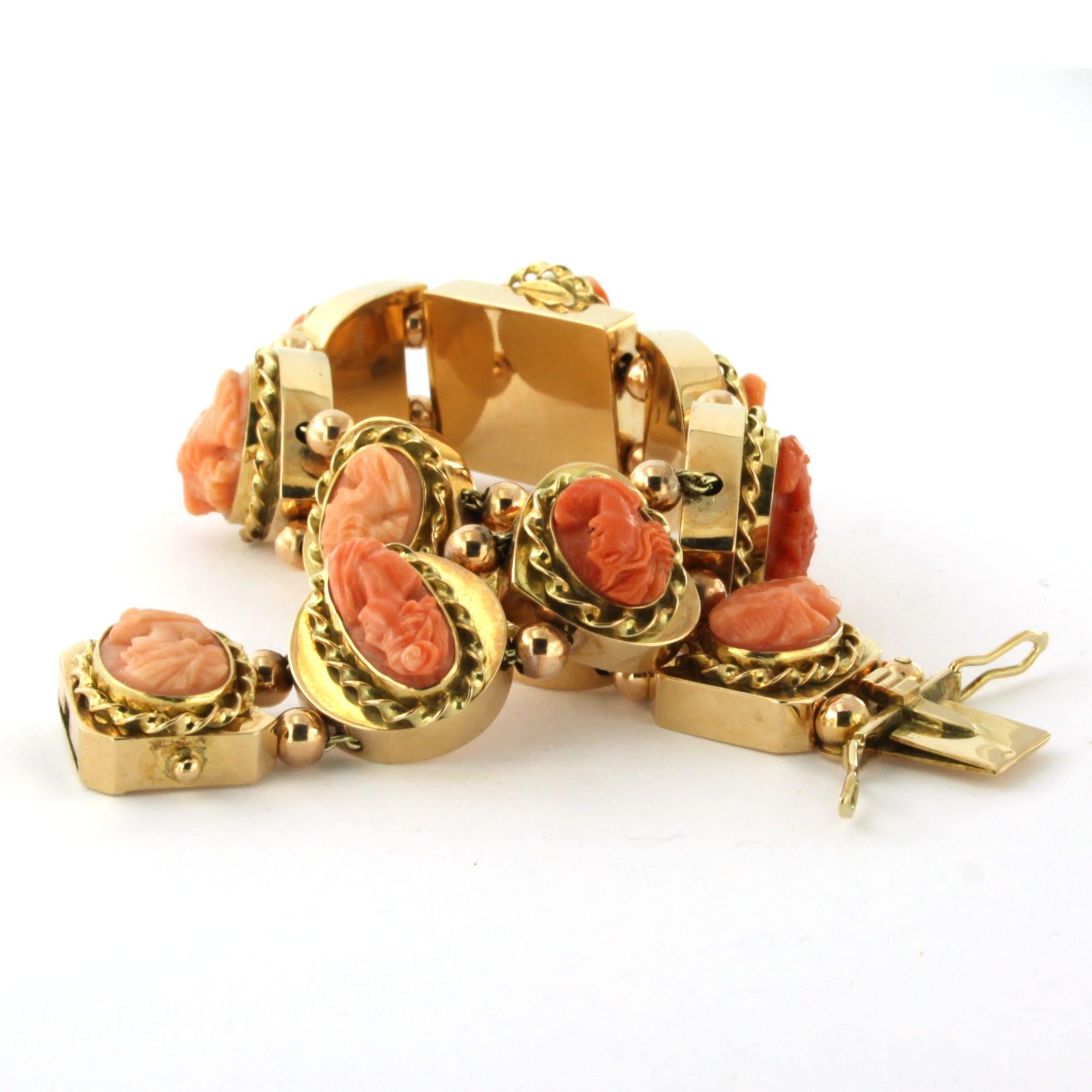 Armband mit geschnitztem Korallenporträt - 14k Gold - 19 cm im Angebot 1