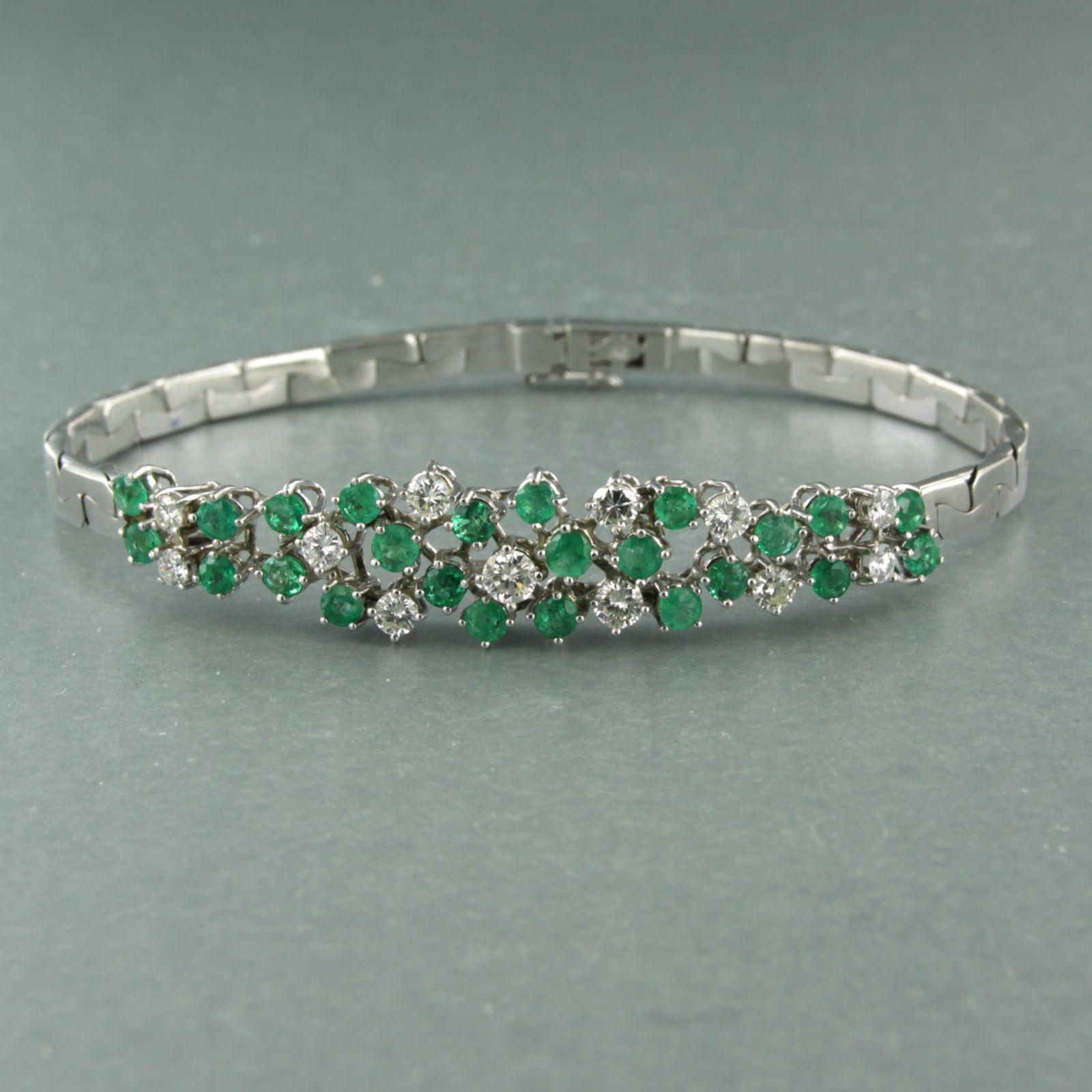 Armband mit Smaragd- und Diamanten im Brillantschliff bis zu 1,00ct 20.0 Gramm 18k Gold (Moderne) im Angebot