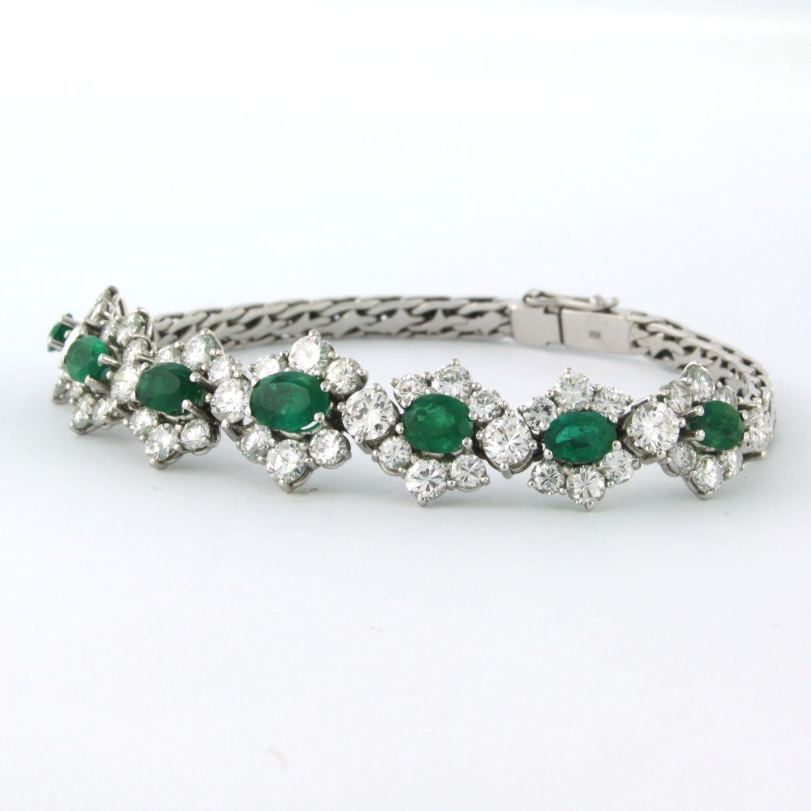 Bracelet with emerald and brilliant cut diamonds up to 6.00ct 18k white gold For Sale 2
