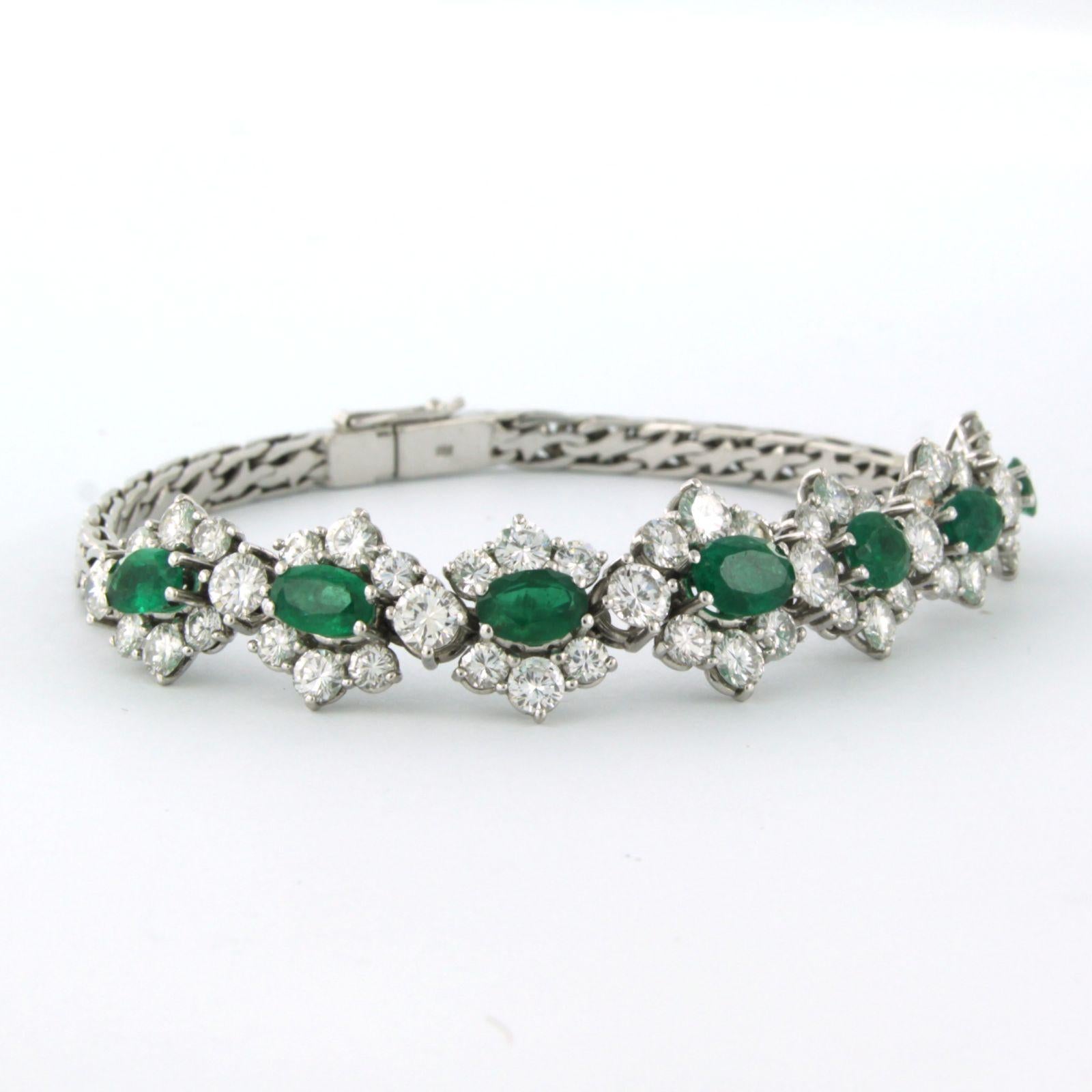 Bracelet with emerald and brilliant cut diamonds up to 6.00ct 18k white gold For Sale 3