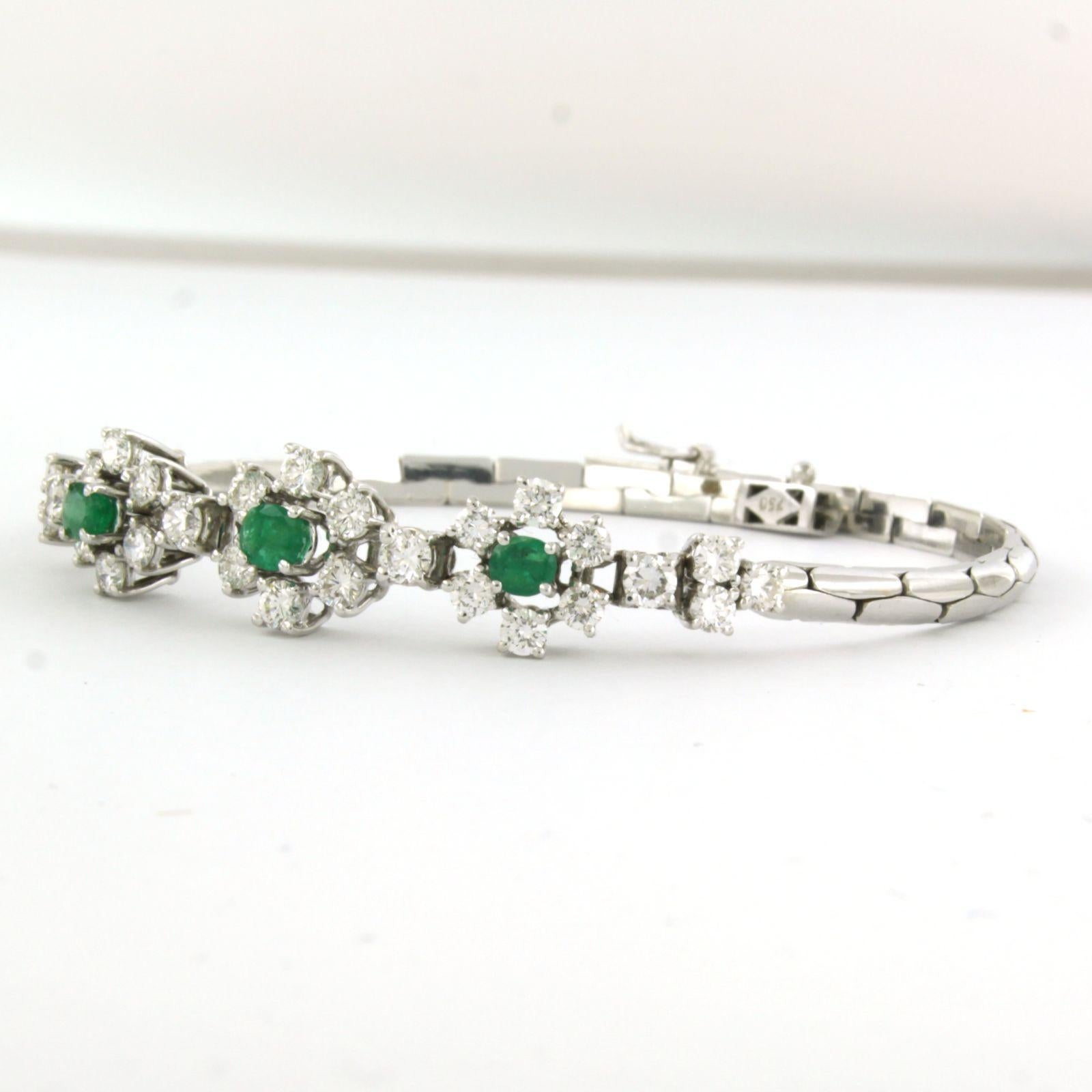 Bracelet with emerald and diamonds 18k white gold In Good Condition For Sale In The Hague, ZH
