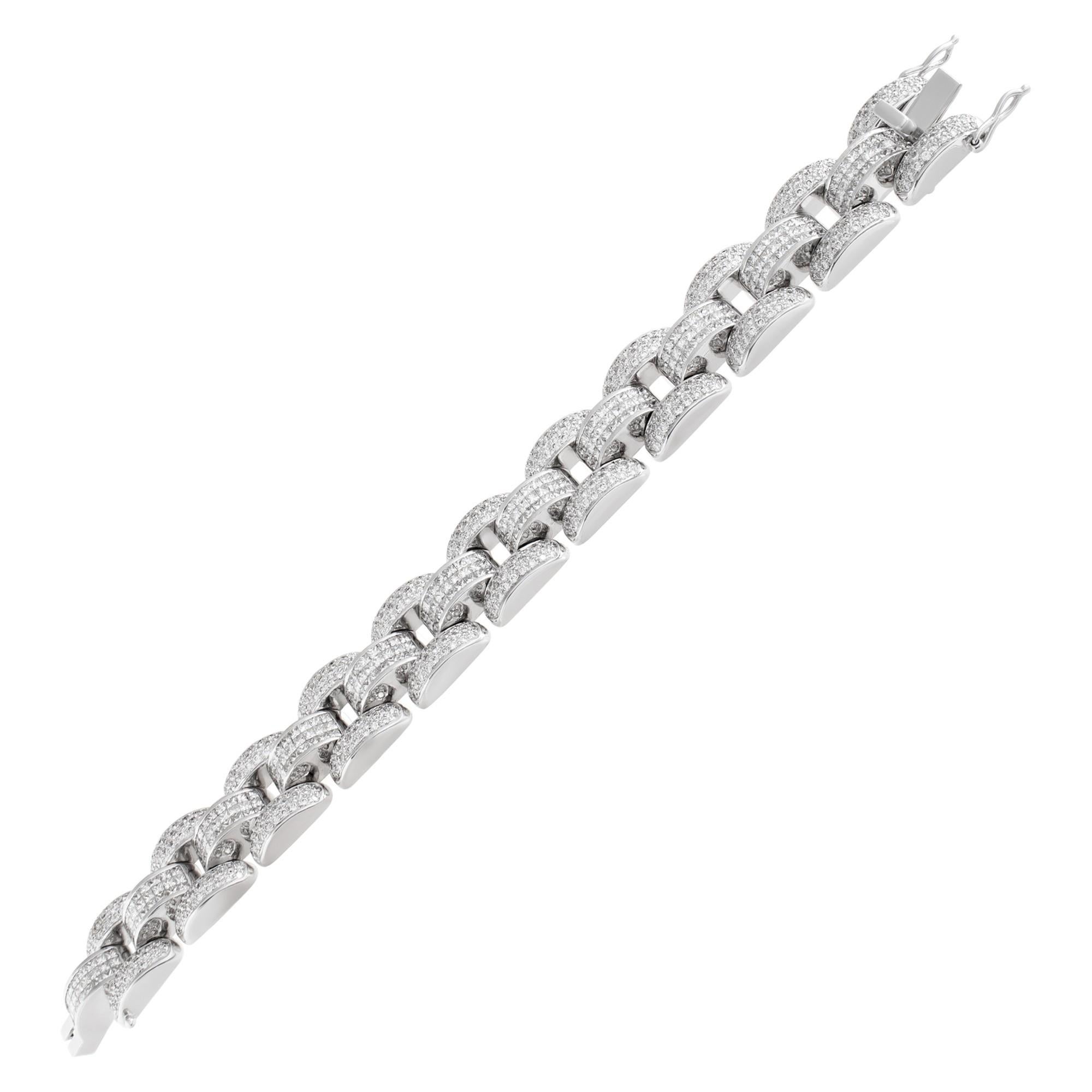 Bracelet with Invisibly Set Princess and Round Cut Diamonds in 18k White Gold For Sale 1