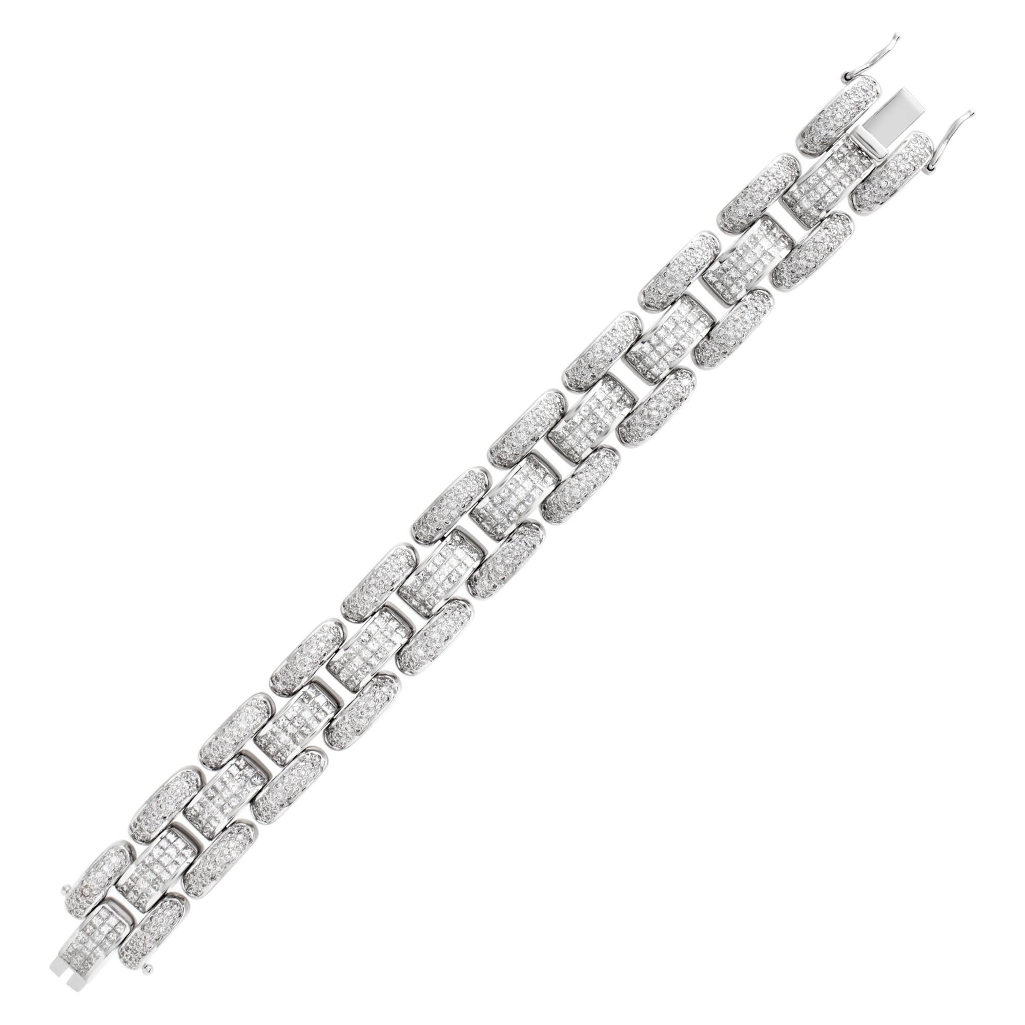 Bracelet with Invisibly Set Princess and Round Cut Diamonds in 18k White Gold For Sale 2