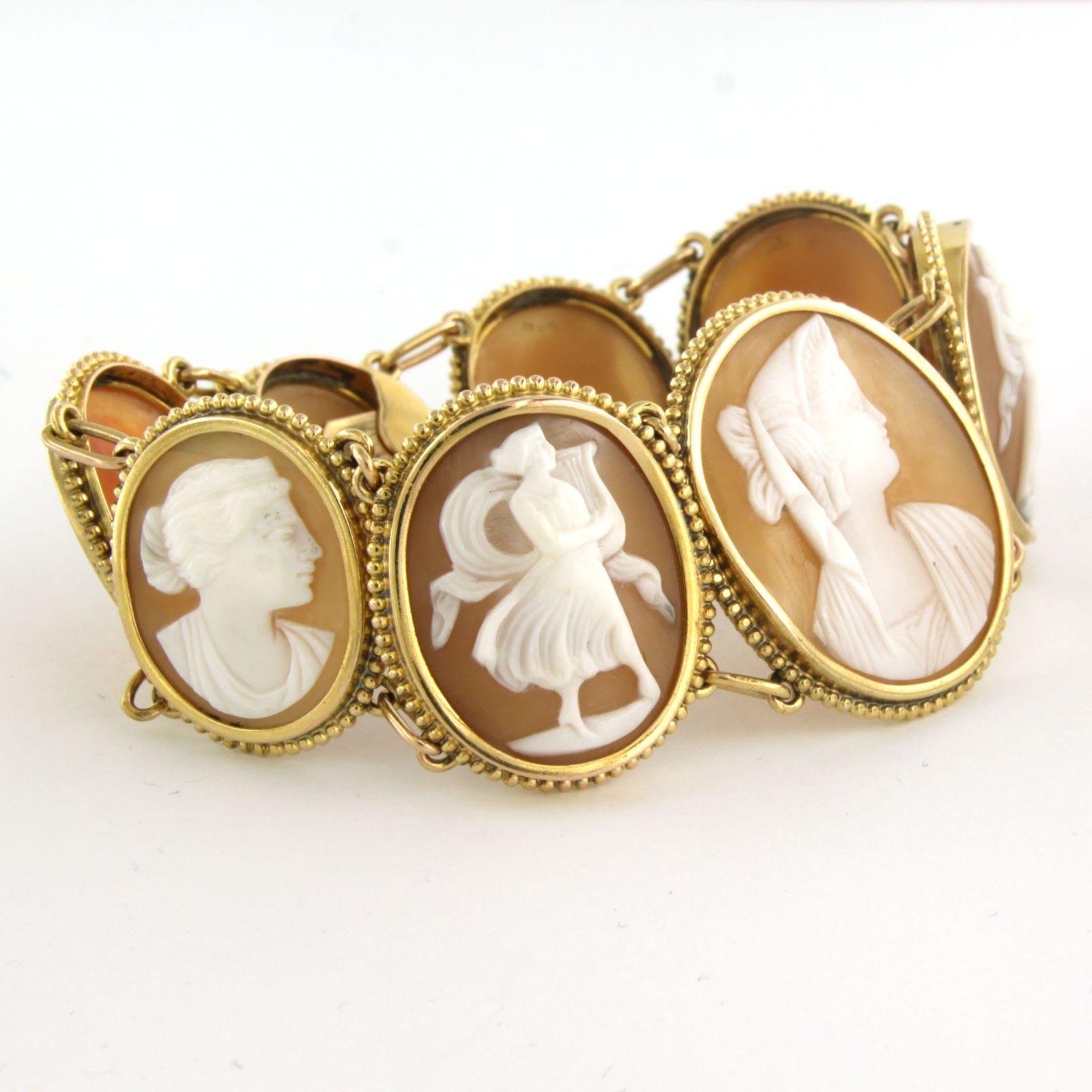Bracelet with ladies portrait camee In Good Condition For Sale In The Hague, ZH