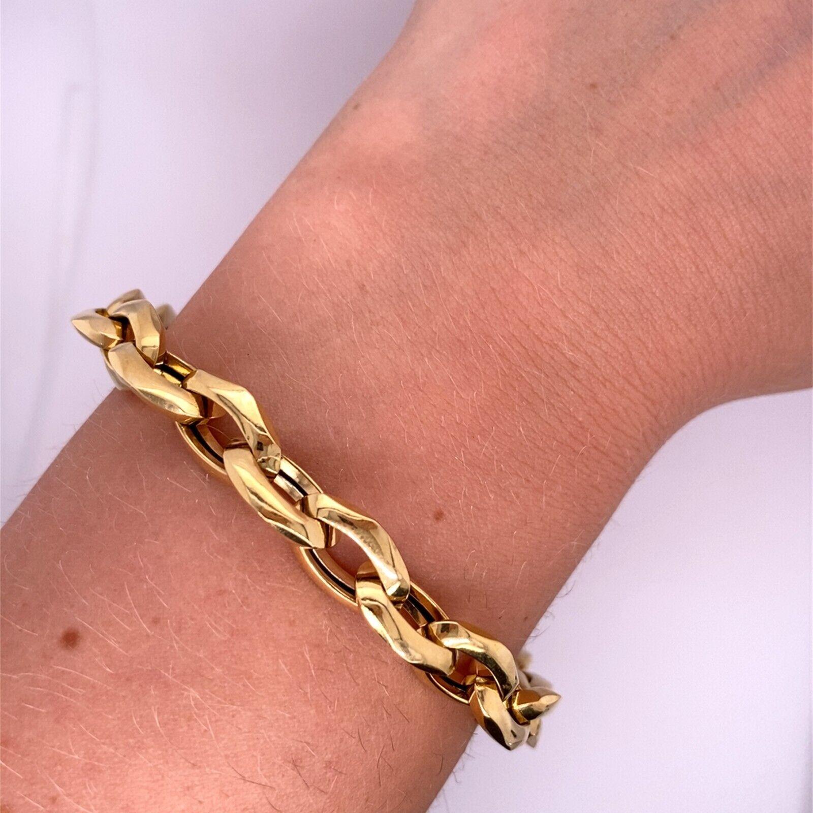Bracelet with Lobster Clasp in 18ct Yellow Gold In New Condition For Sale In London, GB