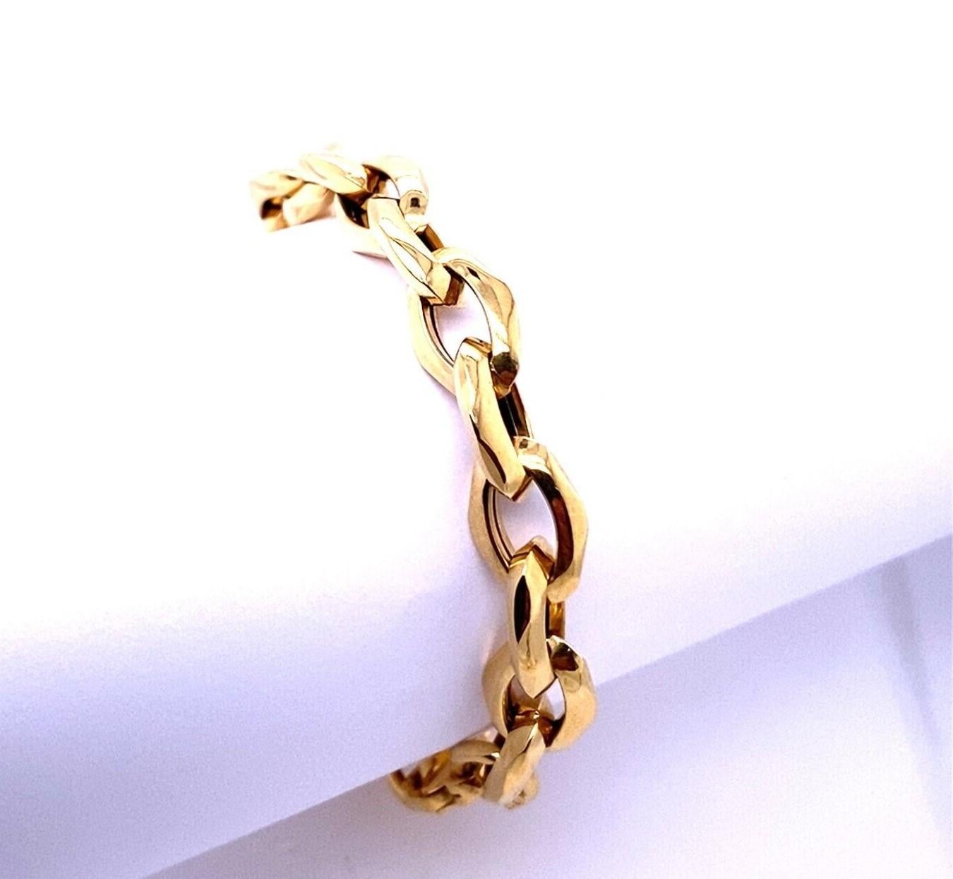 Bracelet with Lobster Clasp in 18ct Yellow Gold For Sale 1