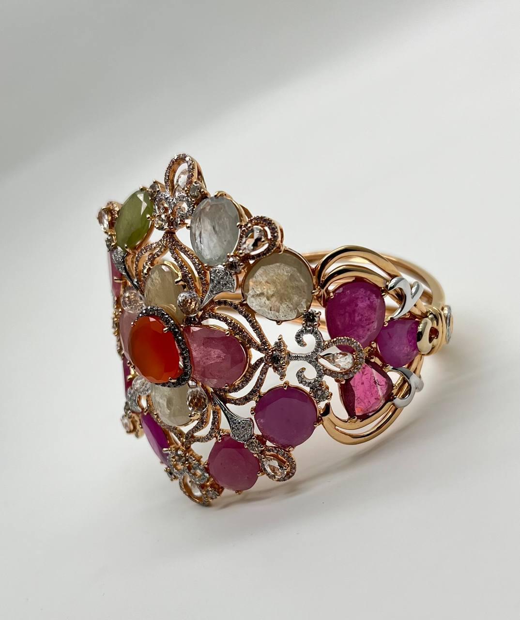 Taille rose Bracelet jonc en or rose 18 carats avec saphirs multicolores de forme fantaisie en vente