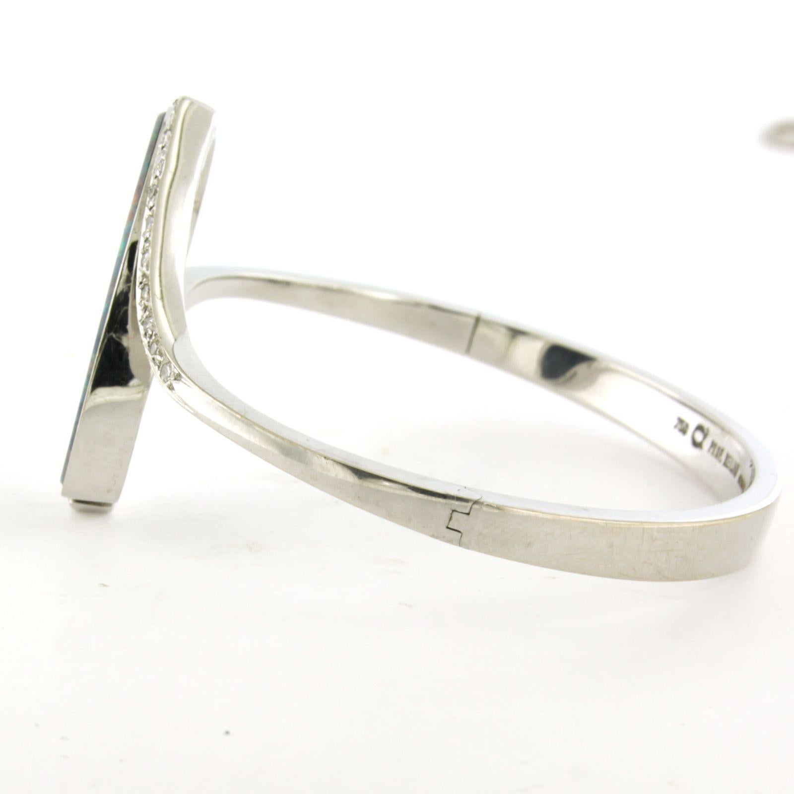 Bracciale con opale e diamante taglio singolo fino a 0,40 carati 26,4 grammi oro bianco 18 carati In condizioni ottime in vendita a The Hague, ZH