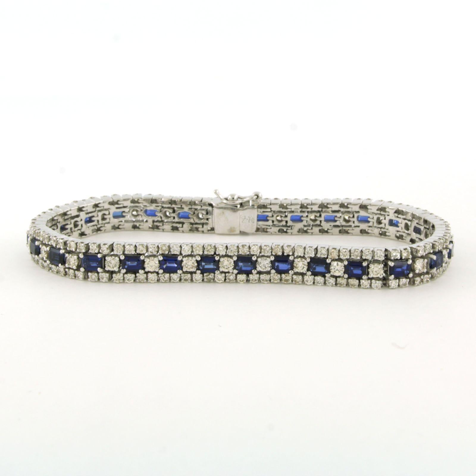 18k white gold bracelet set with a facet-cut sapphire of up to approximately 6.41 ct and a brilliant-cut diamond of up to 5.00 ct – F/G – VS/SI – 18.5 cm long

Detailed description

The bracelet is 18.5 cm long, 7.1 mm wide, and 3.8 mm high

Total