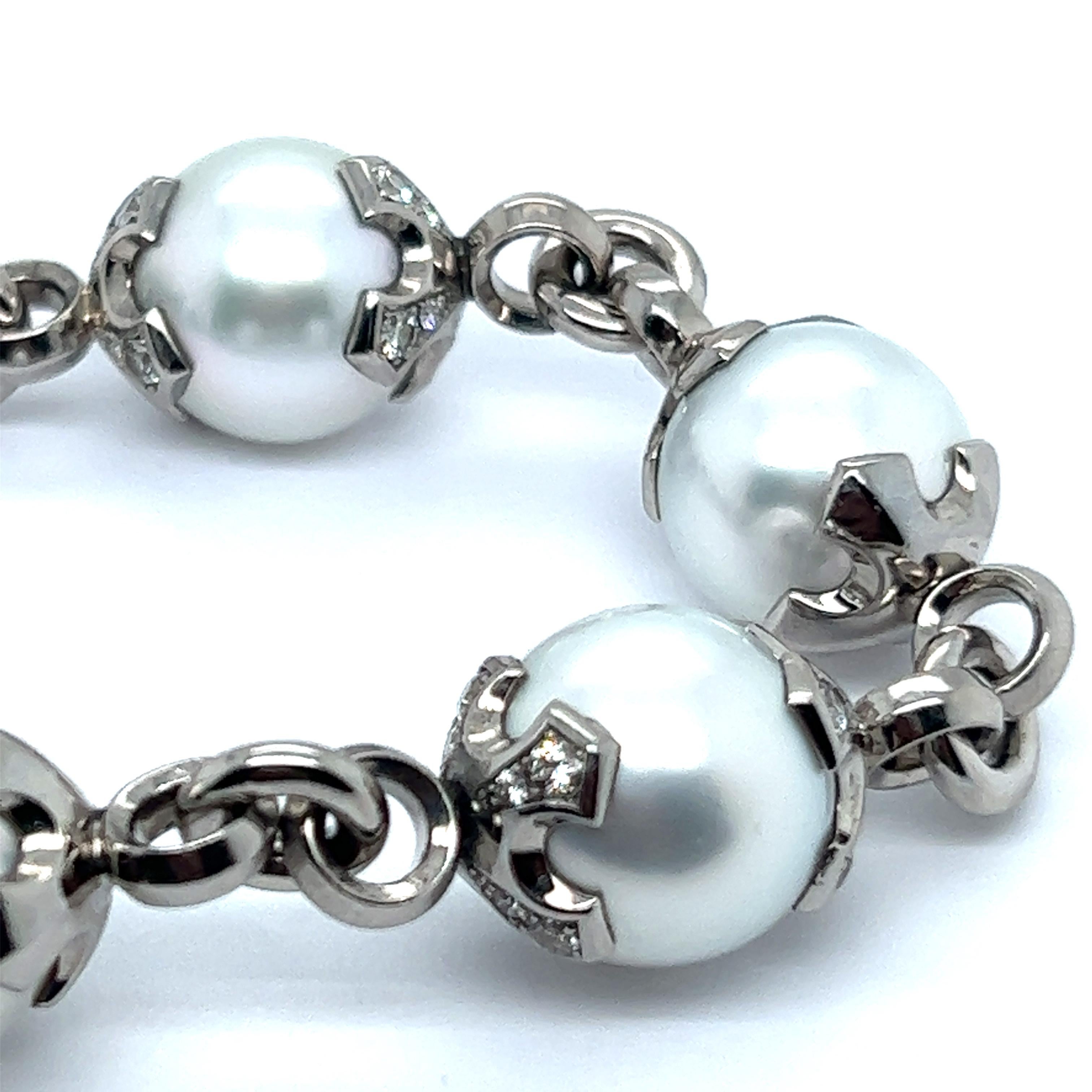 Brilliant Cut Bracelet with South Sea Cultural Pearls in Palladium 950 For Sale