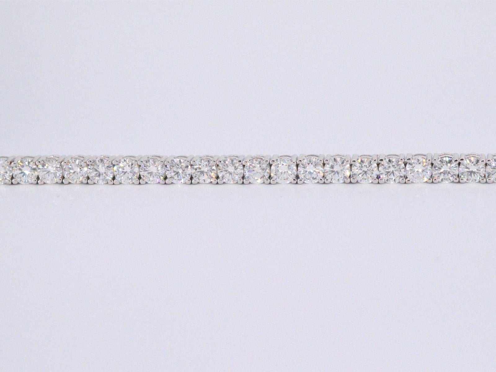 Women's Bracelets with 46 diamonds of 9.00 carat For Sale
