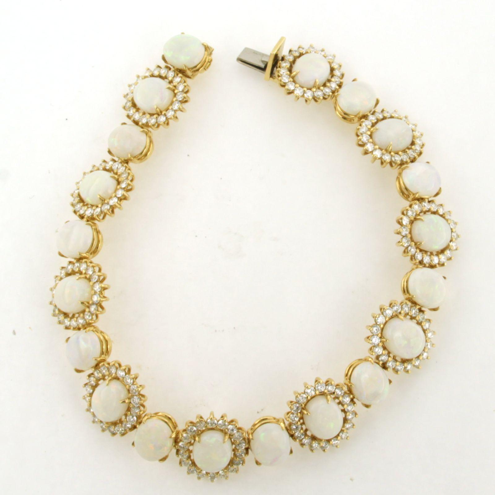 Moderne Brilliante sertie d'opale et de diamants taille brillant jusqu'à 5.00ct Or jaune 18k en vente