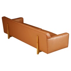 Sofá 'Bracket-Back' Modelo #133 de caoba y cuero de Dunbar, c 1955