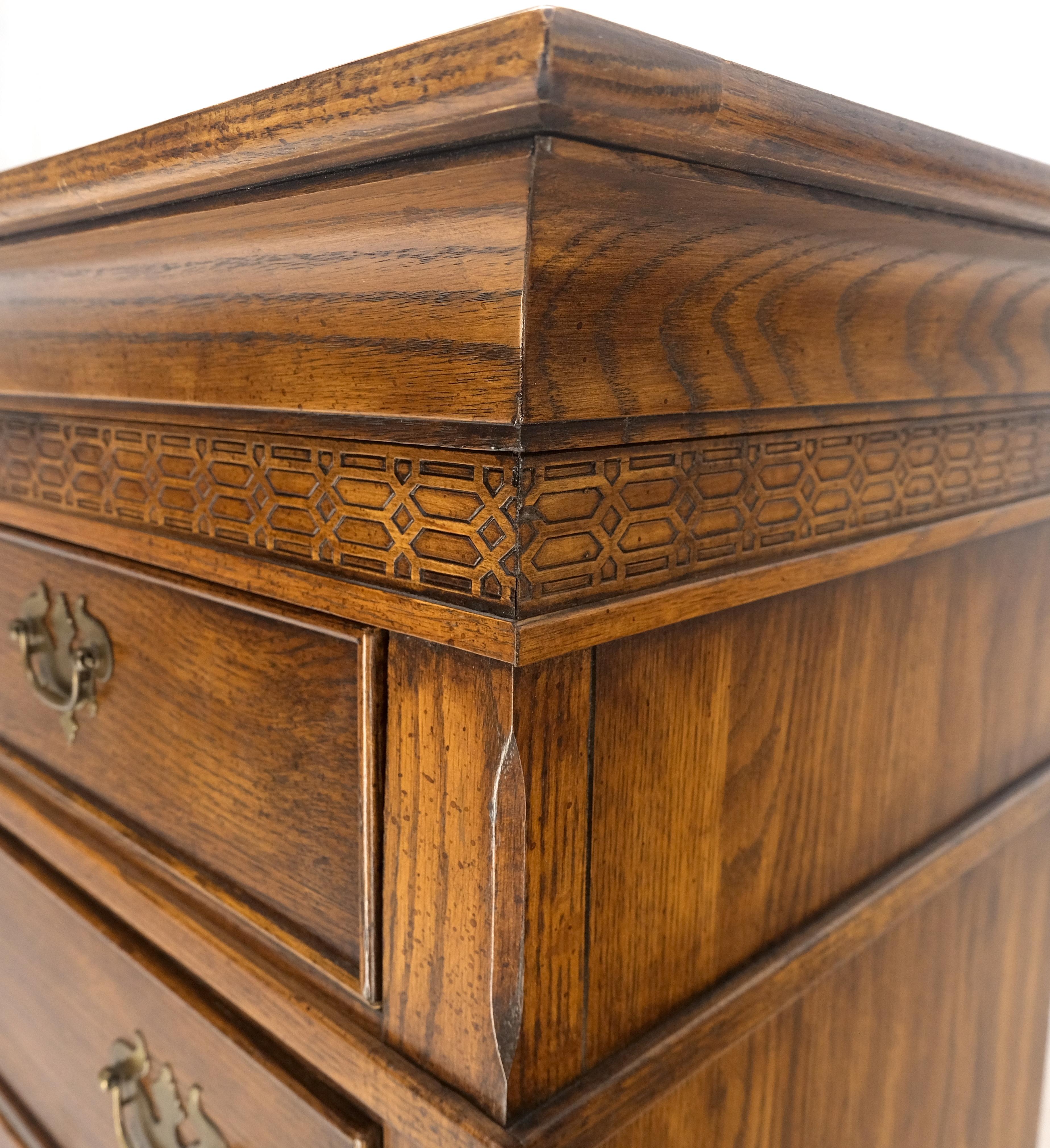 Pieds en console Style Chippendale Poignées en châtaignier massif Commode sur commode MINT !
