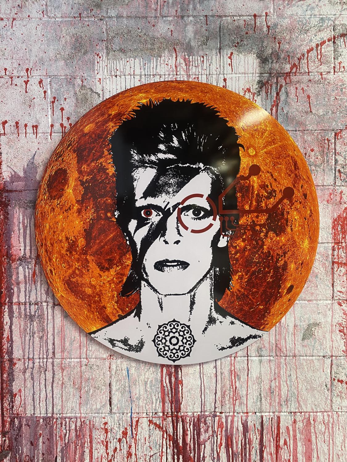 8-layer screen-print with a gloss lacquer on 1m diameter white serigraph board.

Ready-to-hang floats 10mm from the wall.

39.37 x 39.37 inches

Edition of 15

Individually, numbered, and signed by the artist.