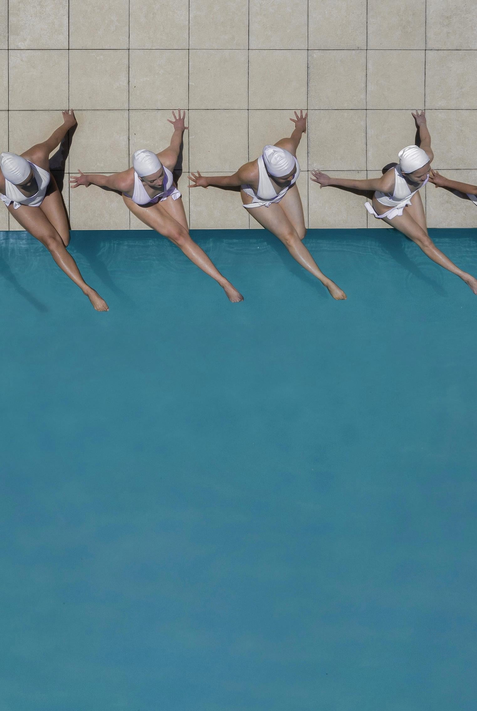 Raccoglitore - fotografia a colori - Photograph Contemporaneo di Brad Walls