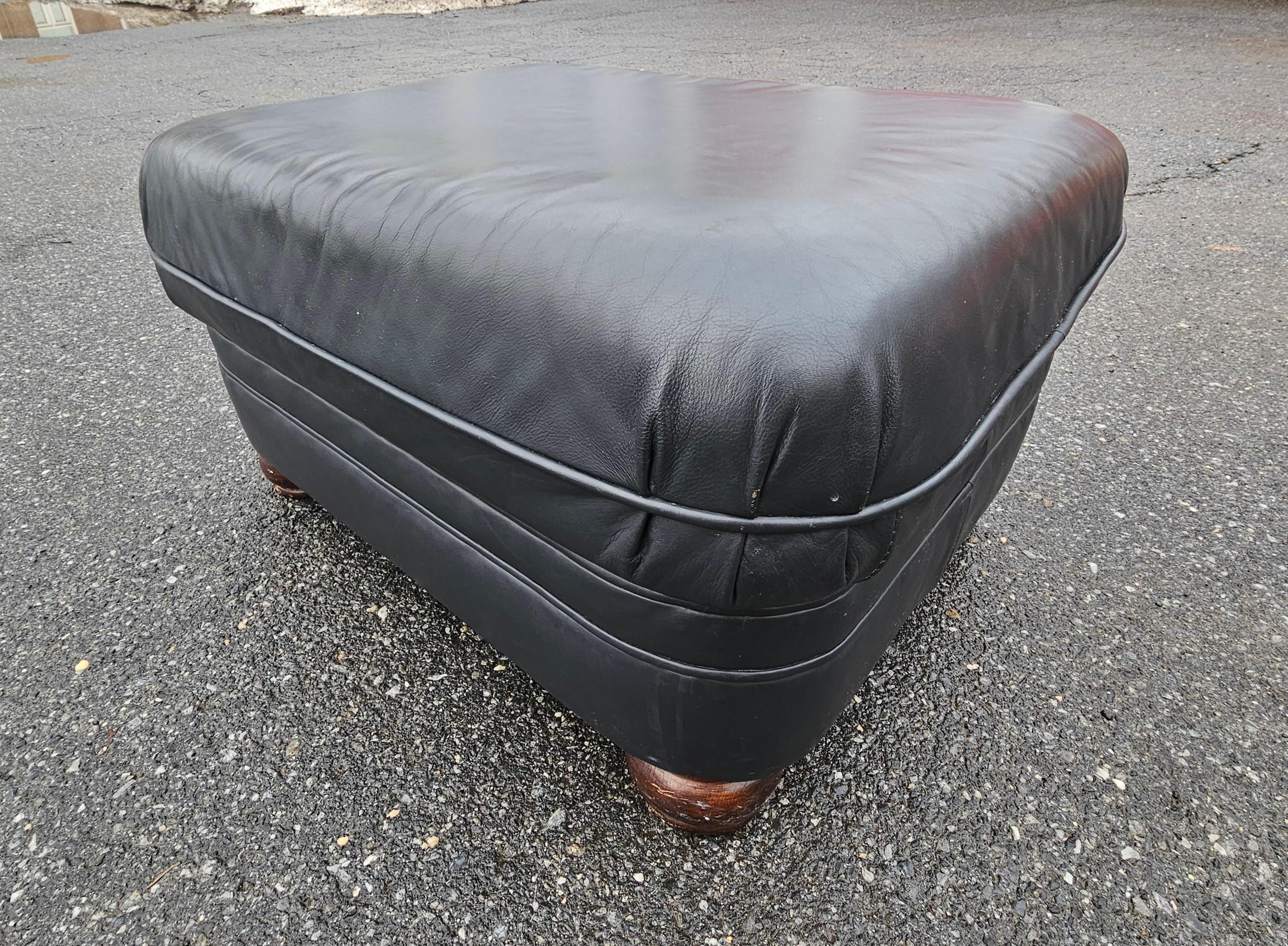 Bradington Young Black Top Grain Leather Ottoman In Good Condition For Sale In Germantown, MD