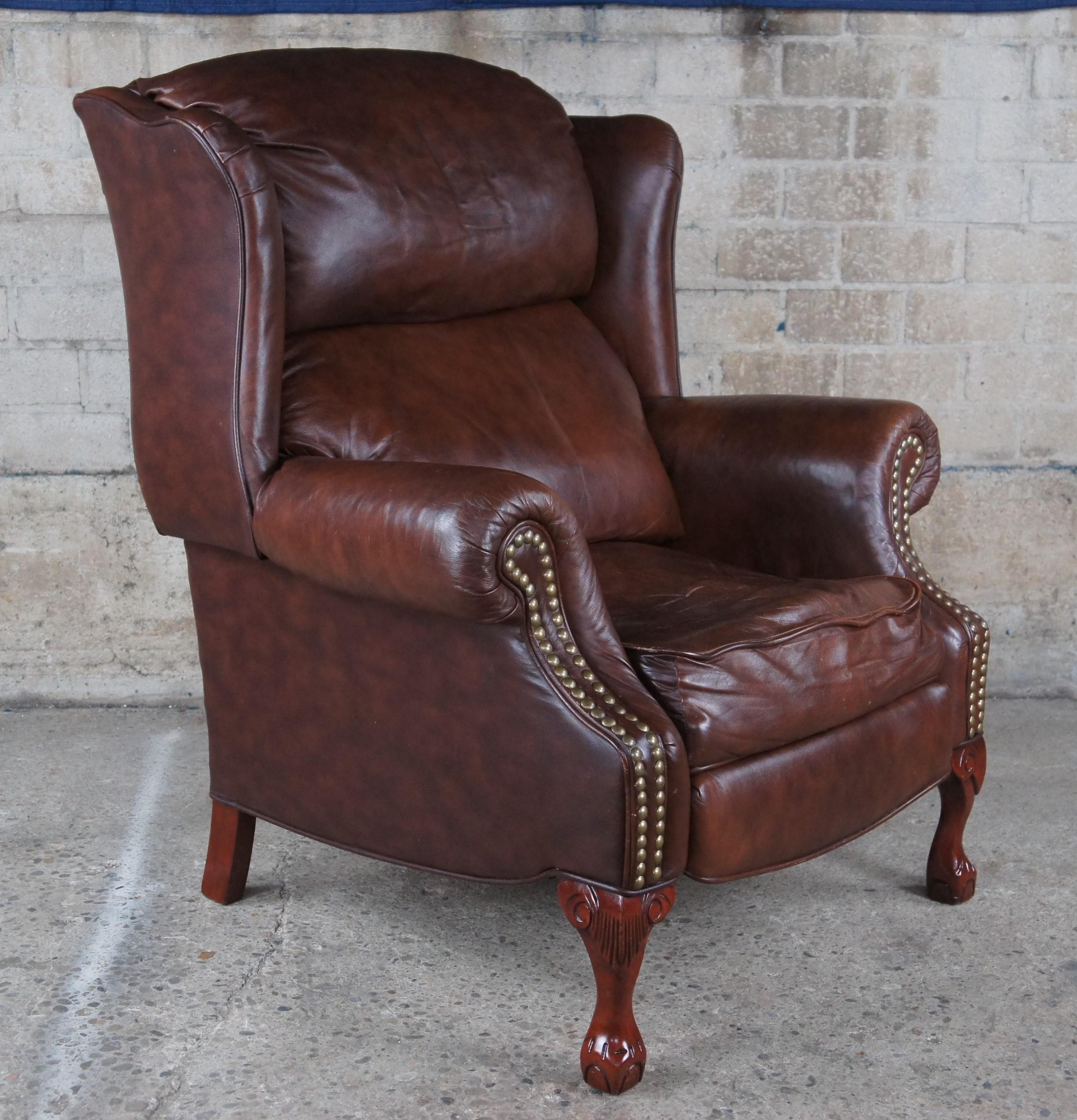Bradington Young Maxwell Brown Leather Chippendale Wingback Recliner Arm Chair In Good Condition In Dayton, OH