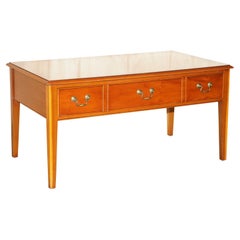 BRADLEY FURNITURE BURR YEW WOOD TABLE À CAFÉ À DEUX Tiroirs + PLATEAUX DE SERVICE BUTLERS