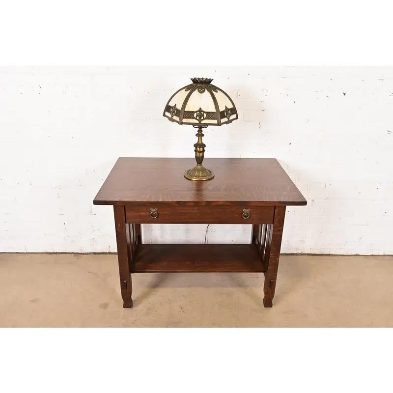 Bradley & Hubbard Antigua lámpara de sobremesa de cristal de escoria Art Nouveau, circa 1910 en venta 9