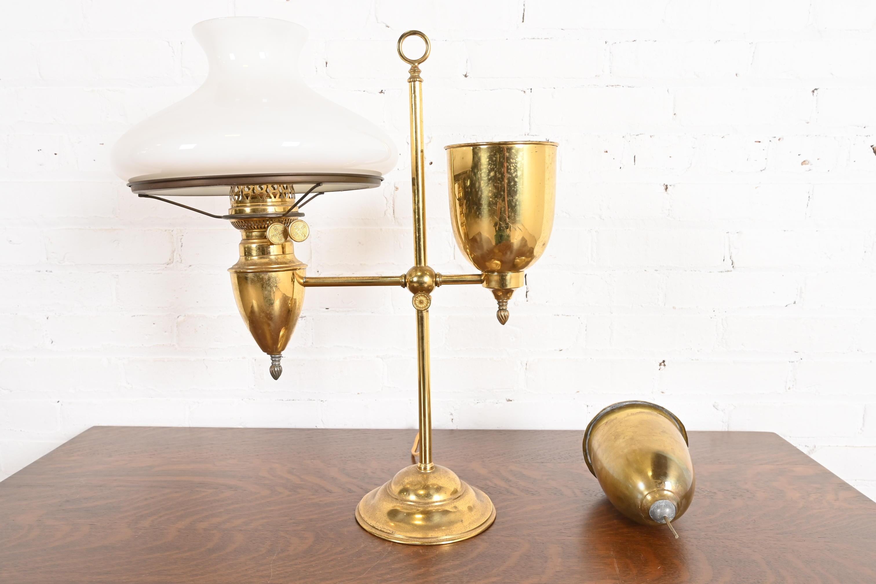 Laiton Bradley & Hubbard Lampe d'étudiant en laiton, ancienne, Arts & Crafts en vente