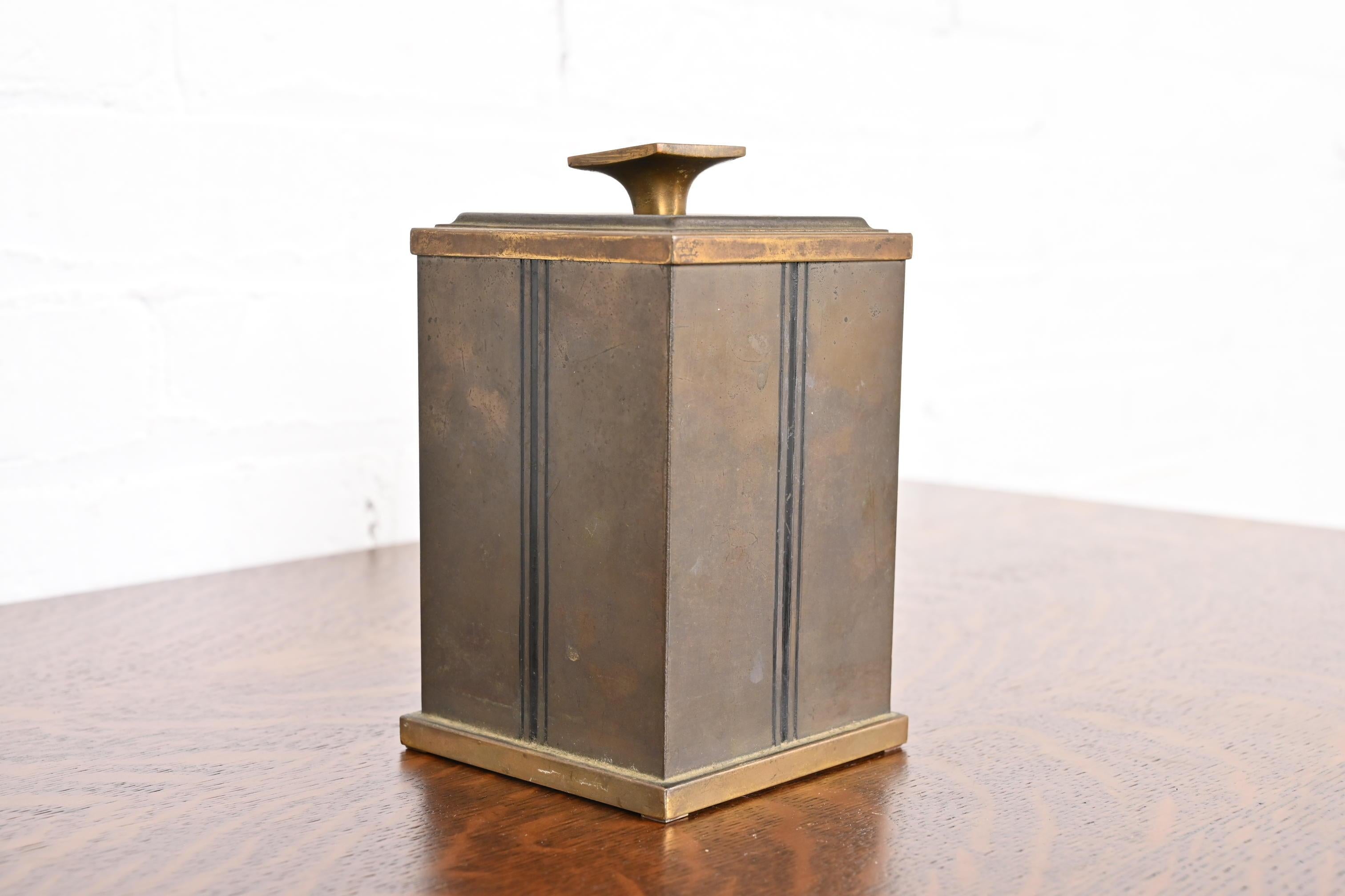 Américain Boîte à cigares Bradley & Hubbard Arts and Crafts en vente